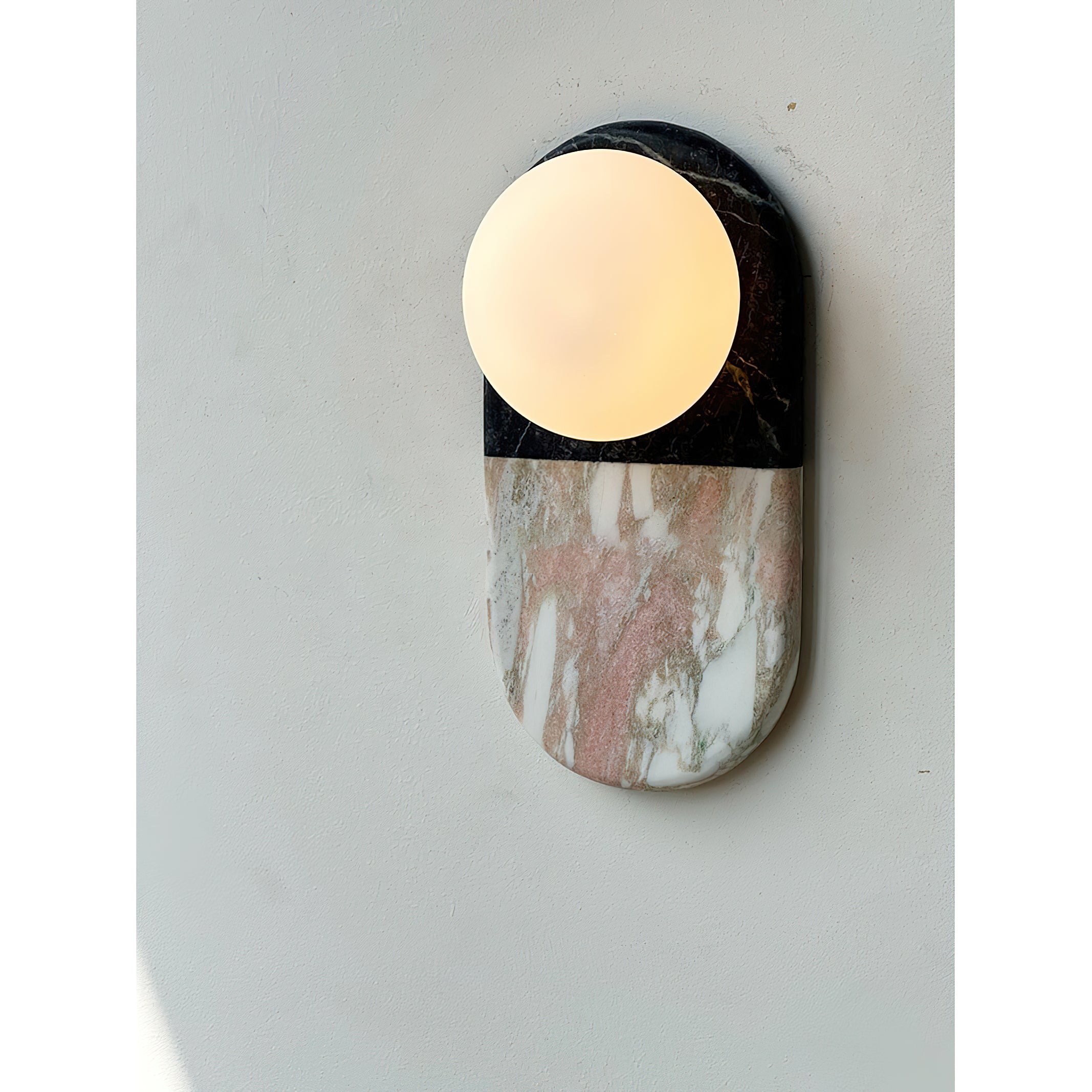 Alvynan Wall Lamp