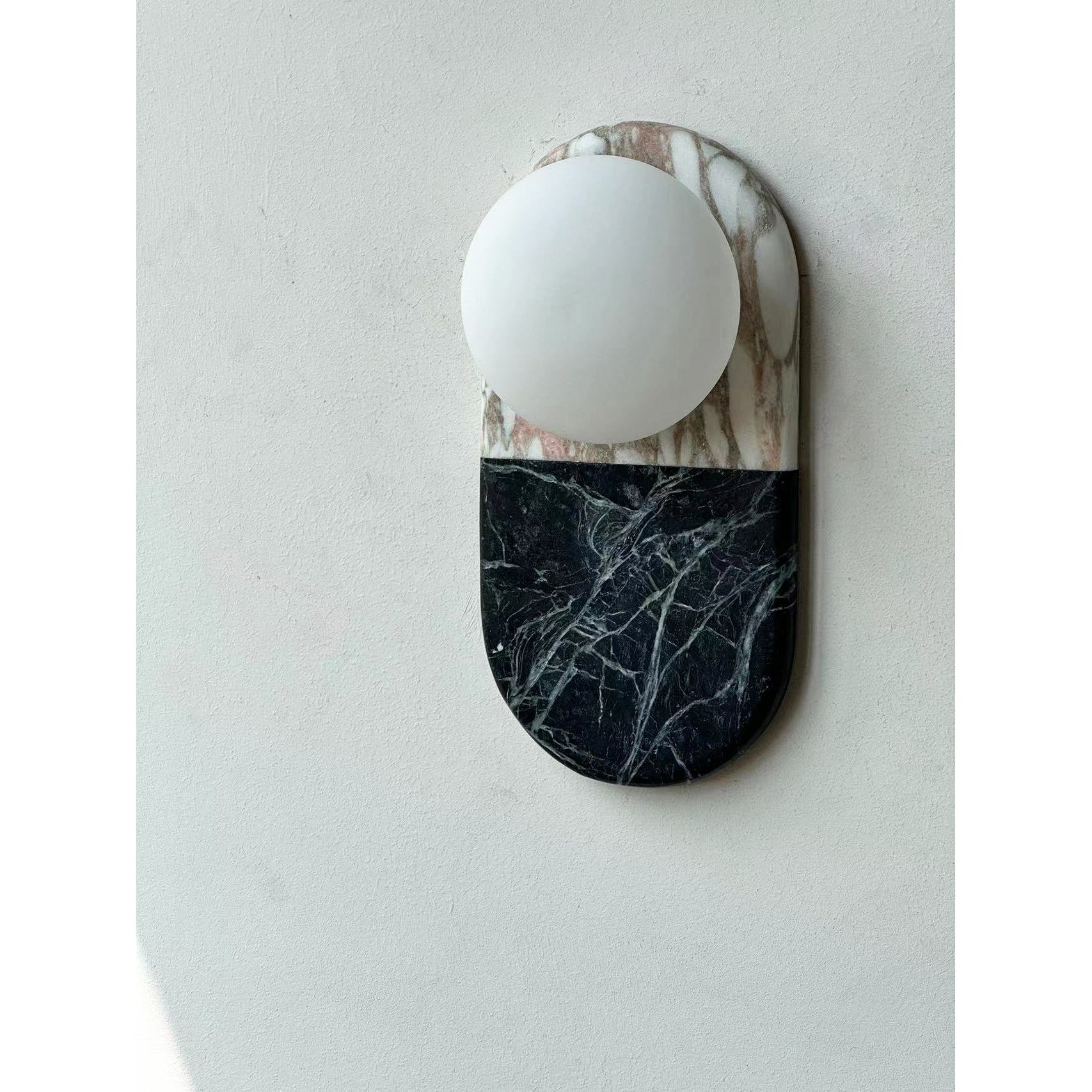 Alvynan Wall Lamp