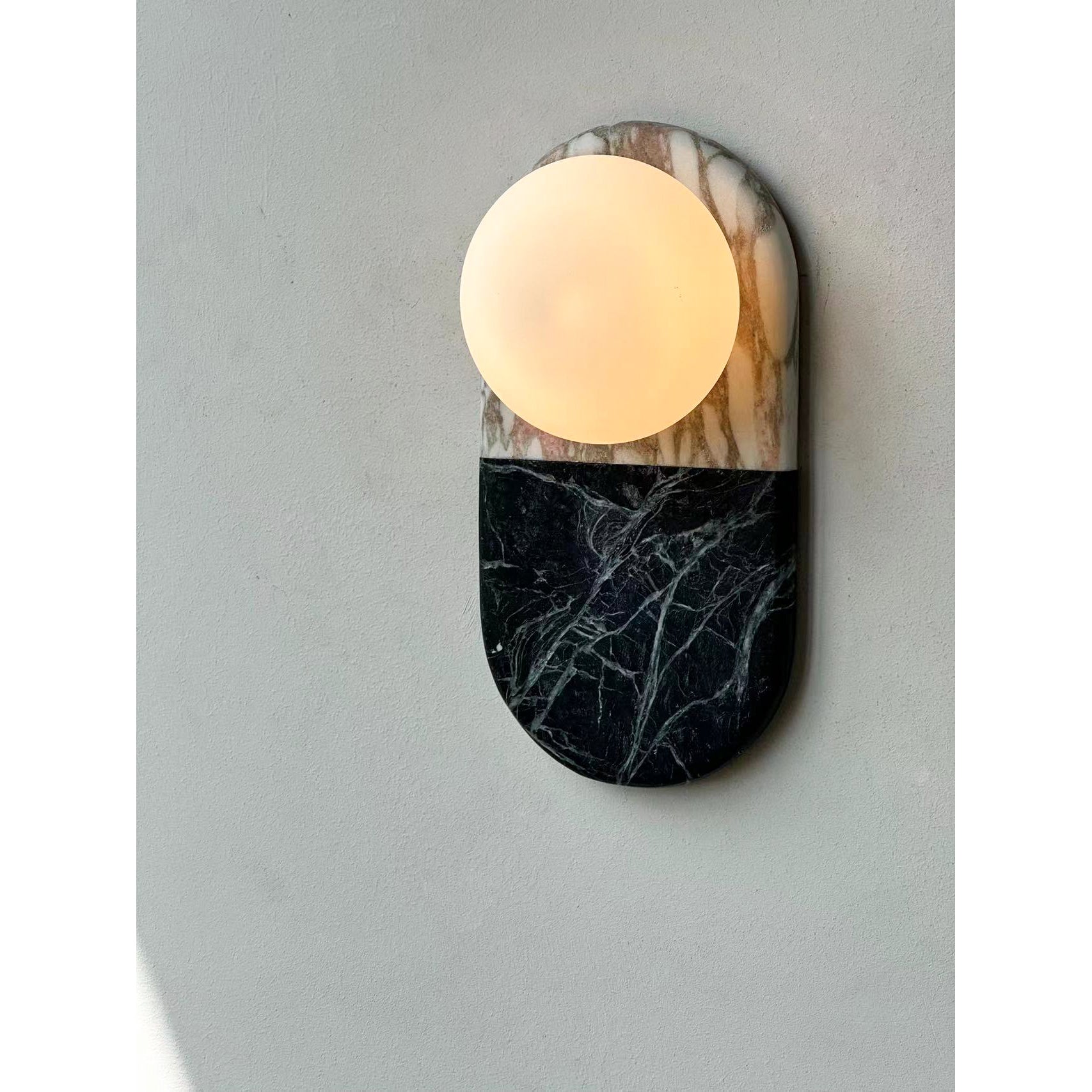 Alvynan Wall Lamp
