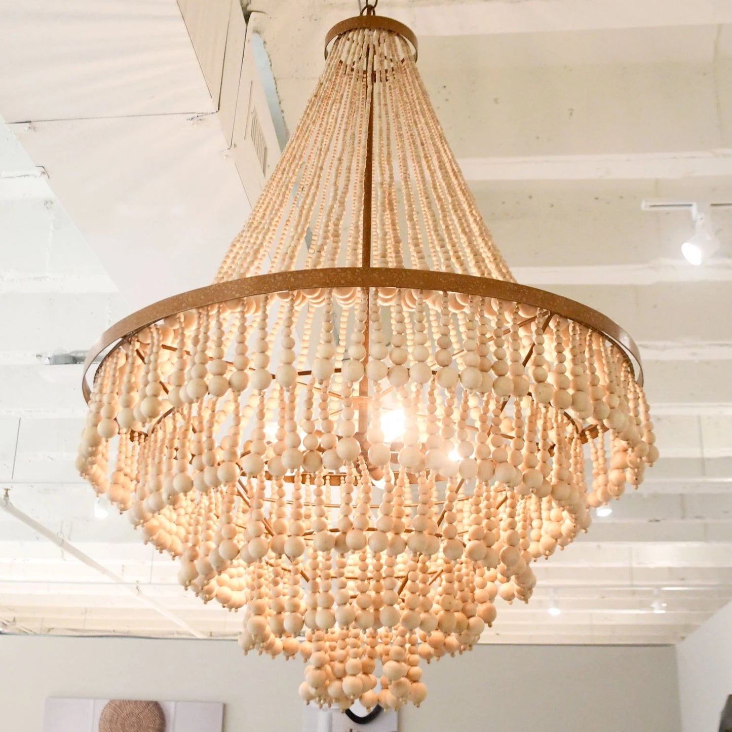 Avrinir Chandelier