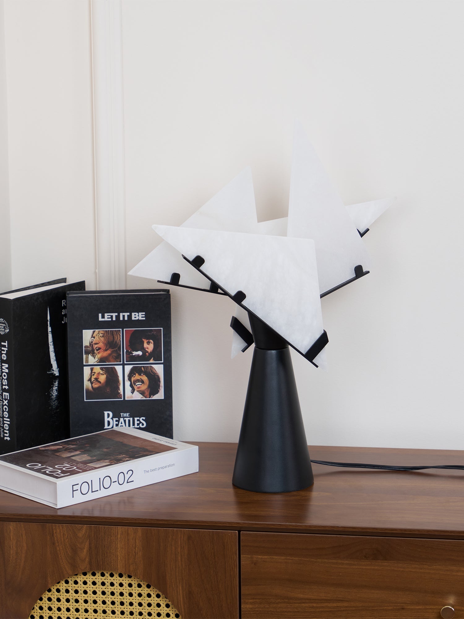 Aursilion Star Alabaster Table Lamp-Neutral Decor