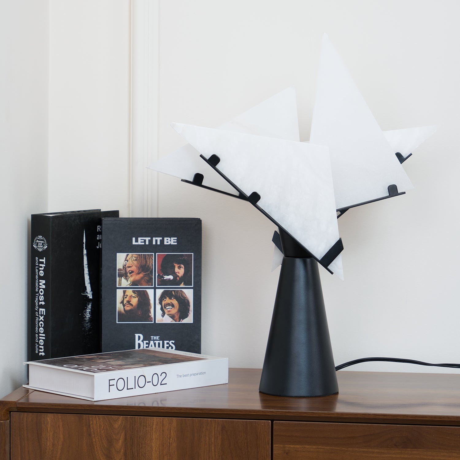 Aursilion Star Alabaster Table Lamp-Neutral Decor