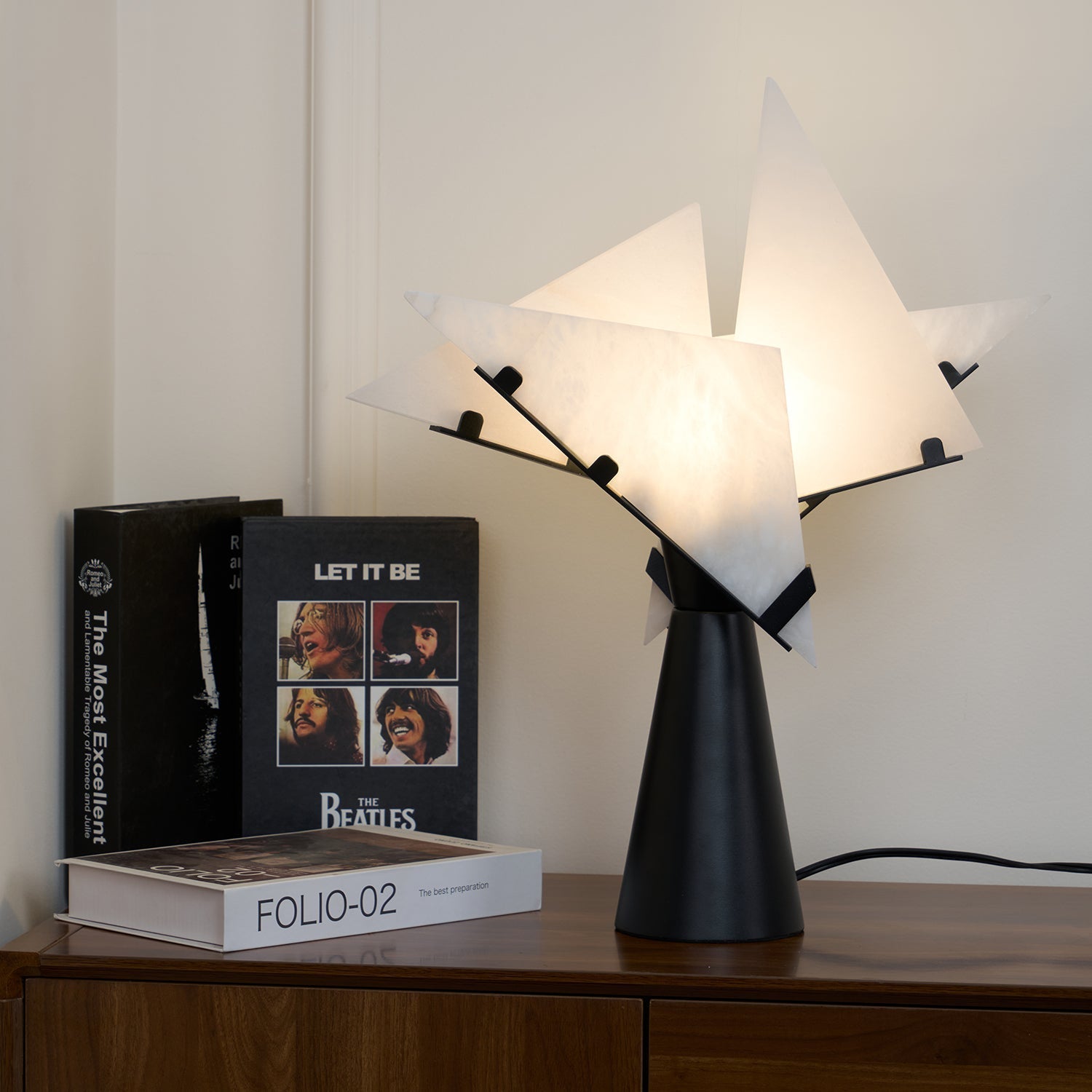 Aursilion Star Alabaster Table Lamp-Neutral Decor
