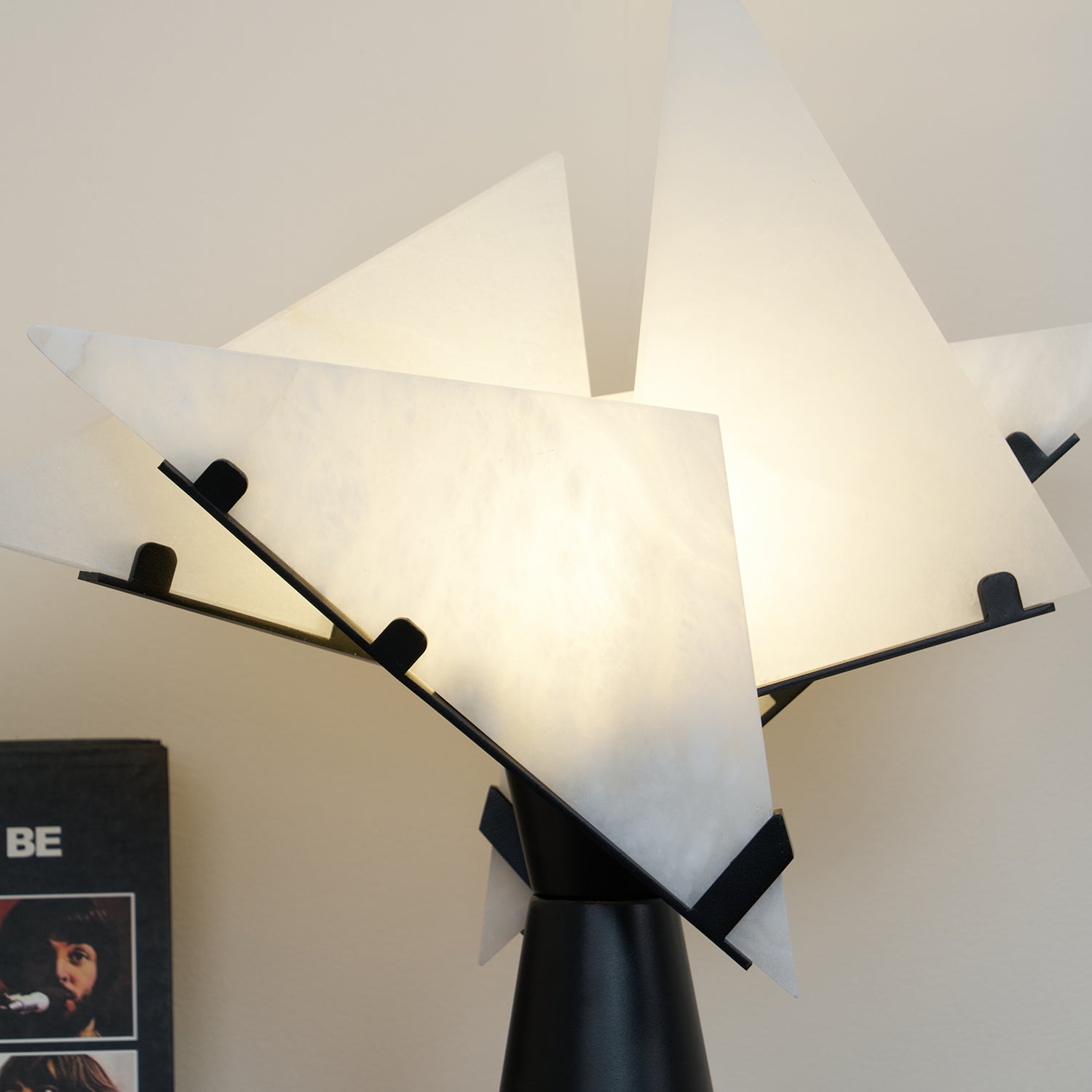 Aursilion Star Alabaster Table Lamp-Neutral Decor