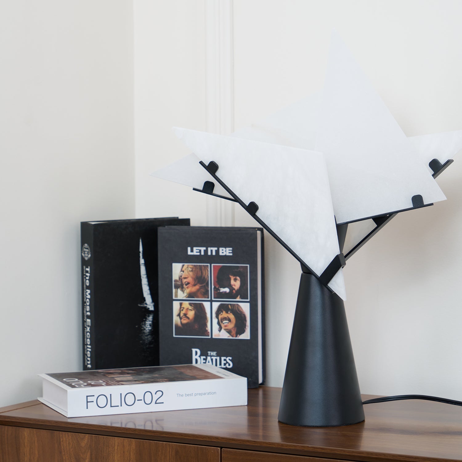 Aursilion Star Alabaster Table Lamp-Neutral Decor