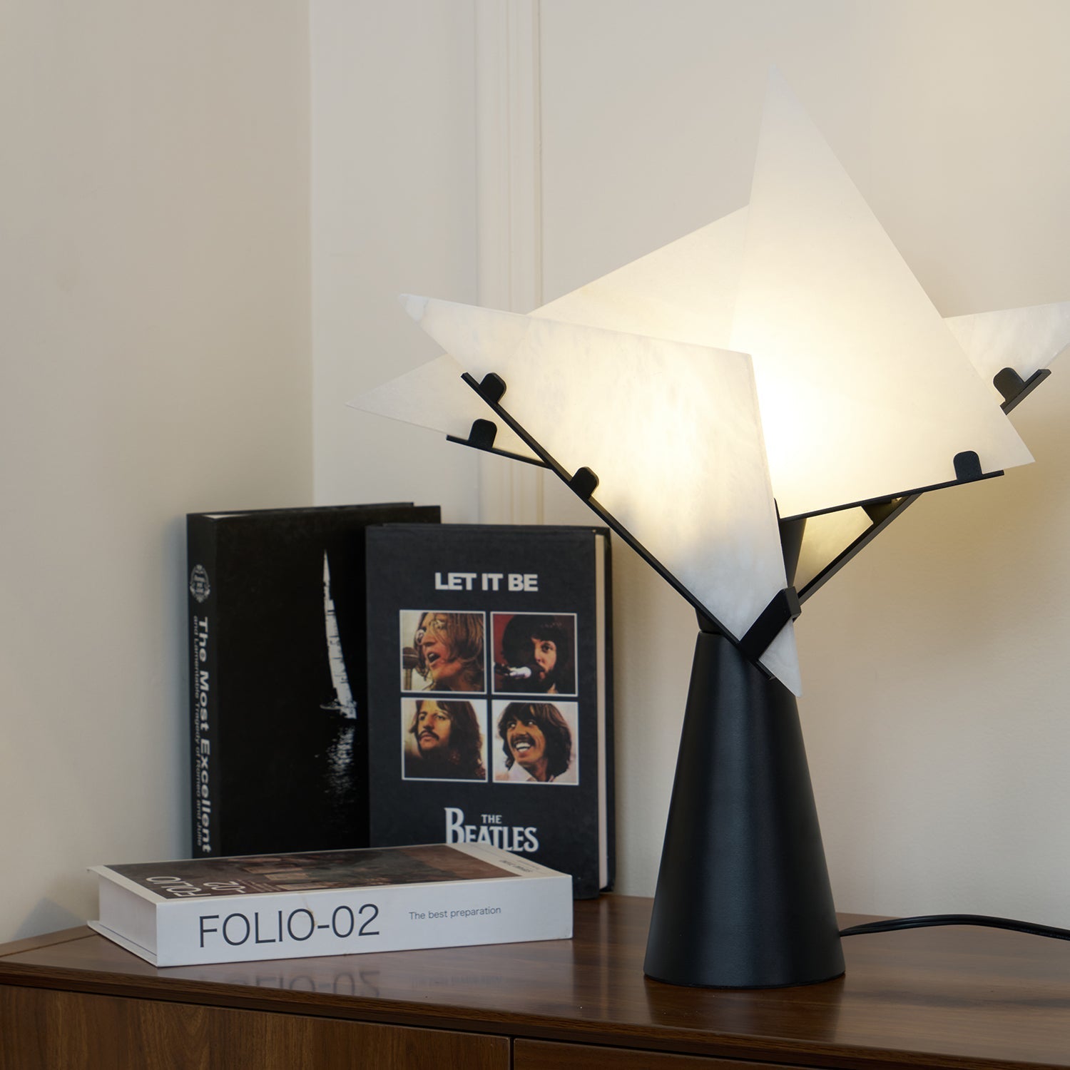 Aursilion Star Alabaster Table Lamp-Neutral Decor
