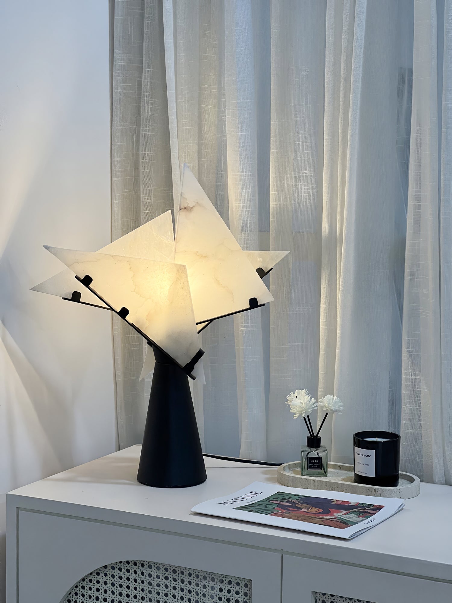 Aursilion Star Alabaster Table Lamp-Neutral Decor