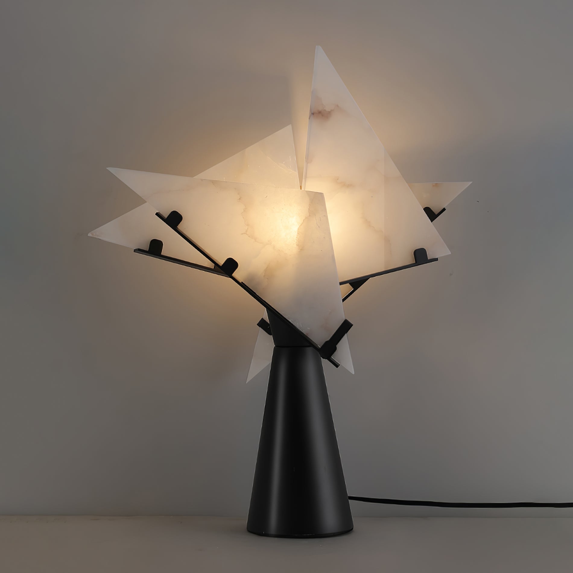 Aursilion Star Alabaster Table Lamp-Neutral Decor
