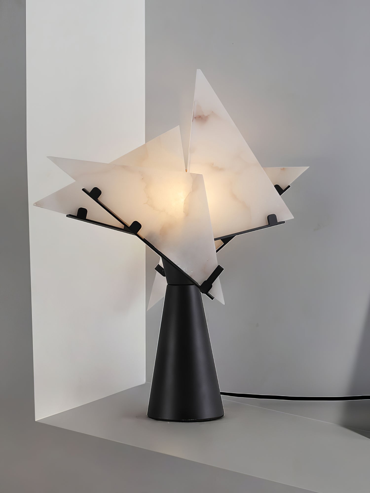 Aursilion Star Alabaster Table Lamp-Neutral Decor