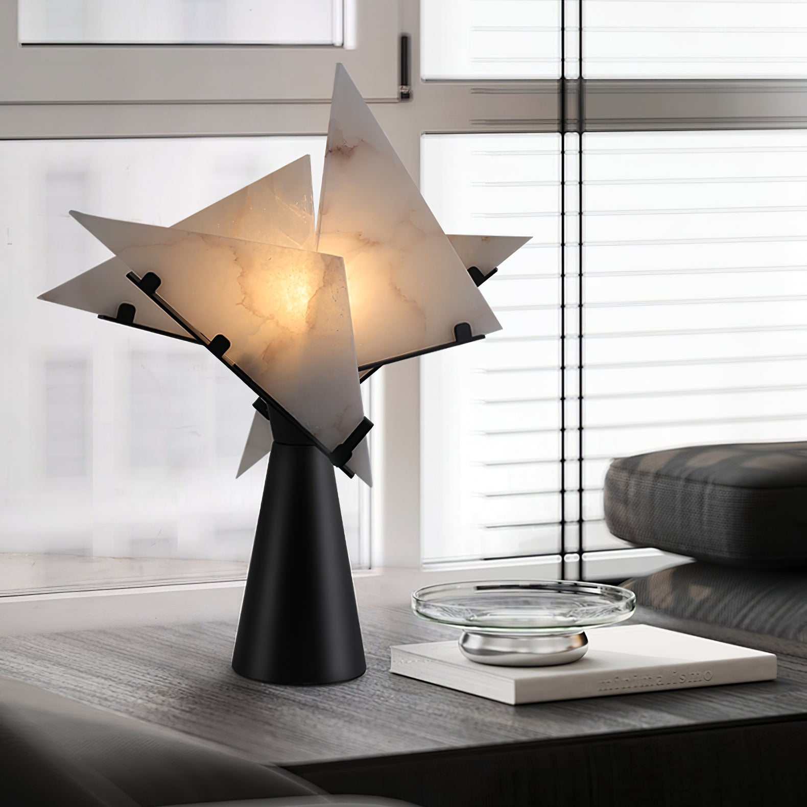 Aursilion Star Alabaster Table Lamp-Neutral Decor