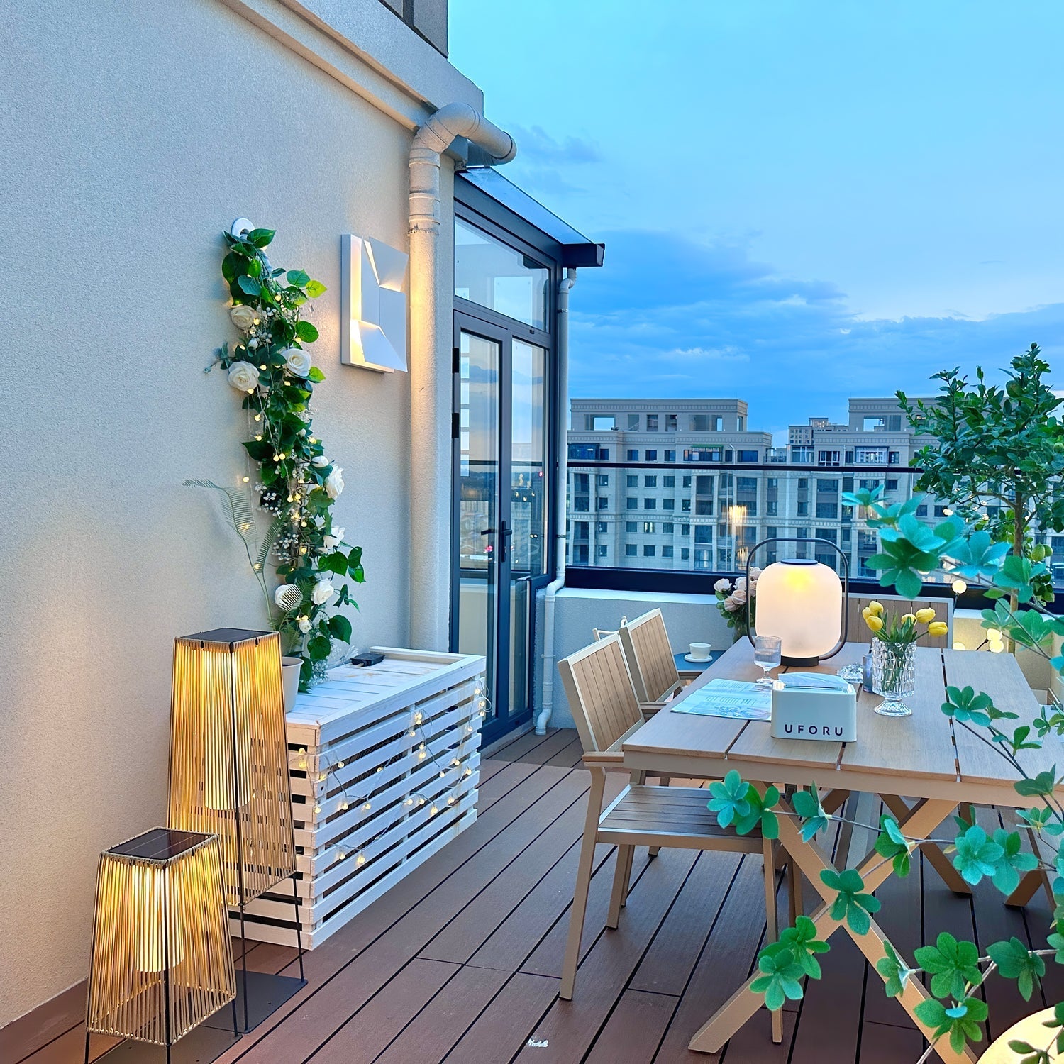 Aru Modern Outdoor Light-Neutral Decor
