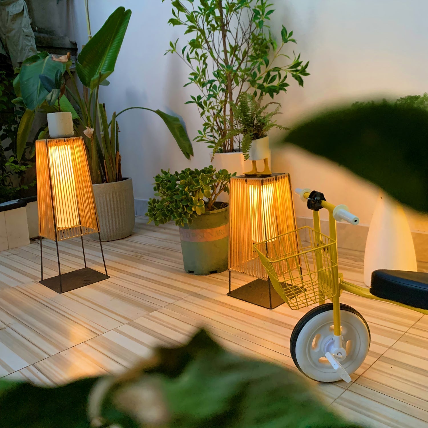 Aru Modern Outdoor Light-Neutral Decor