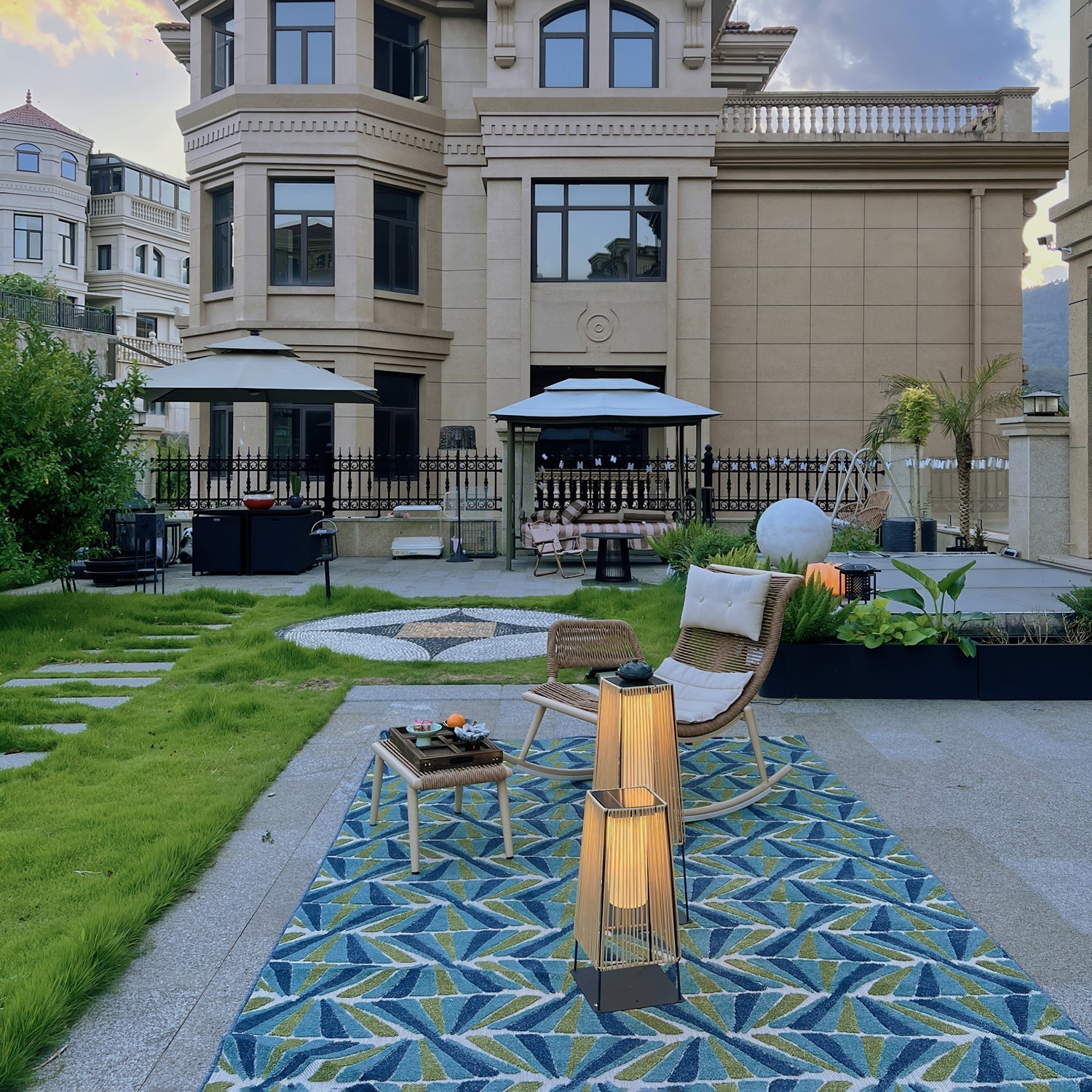 Aru Modern Outdoor Light-Neutral Decor
