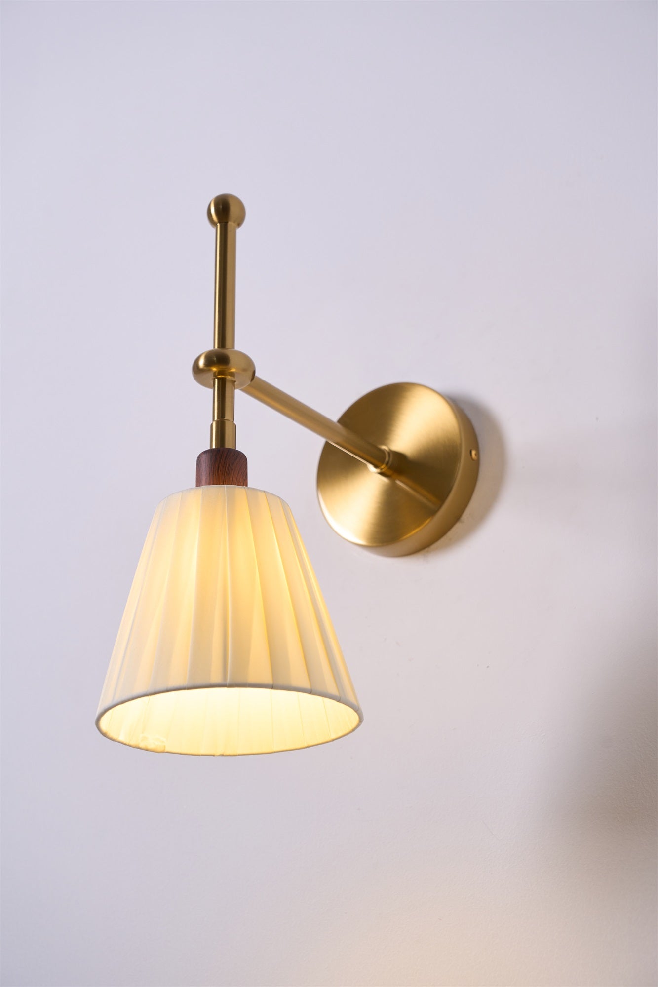 Gairm Wall Lamp Pleated Fabric Brass-Neutral Decor