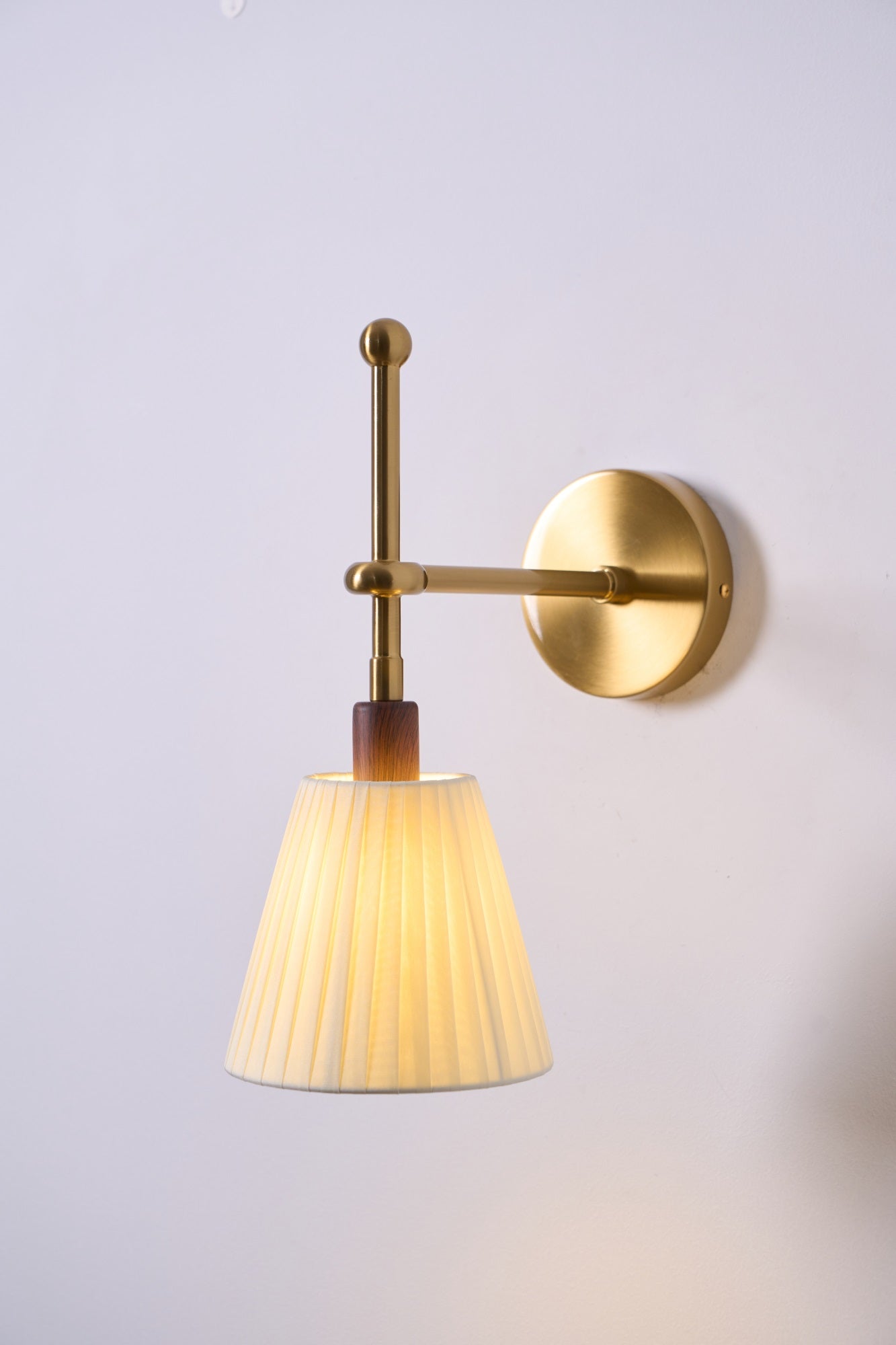 Gairm Wall Lamp Pleated Fabric Brass-Neutral Decor