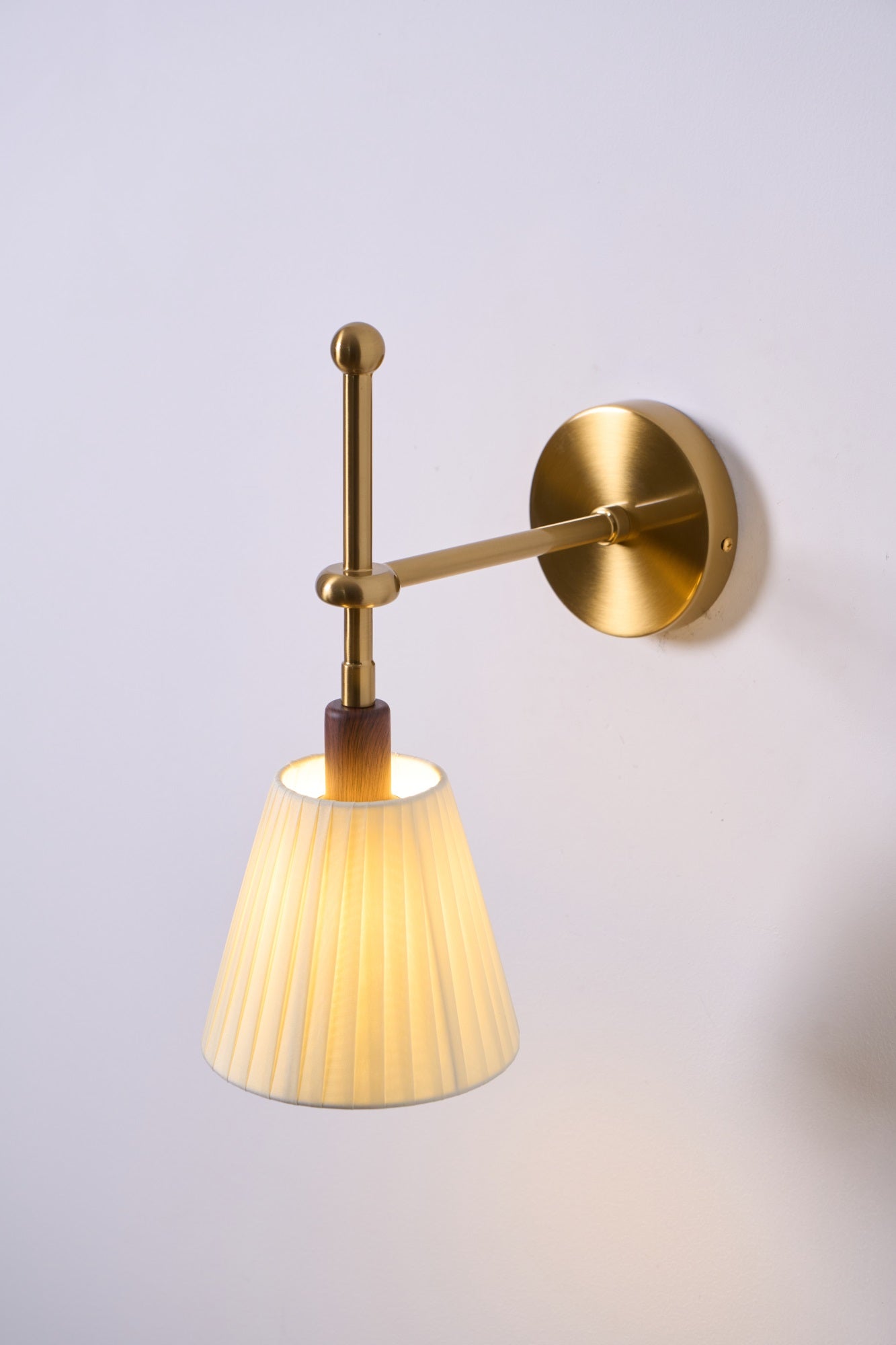 Gairm Wall Lamp Pleated Fabric Brass-Neutral Decor