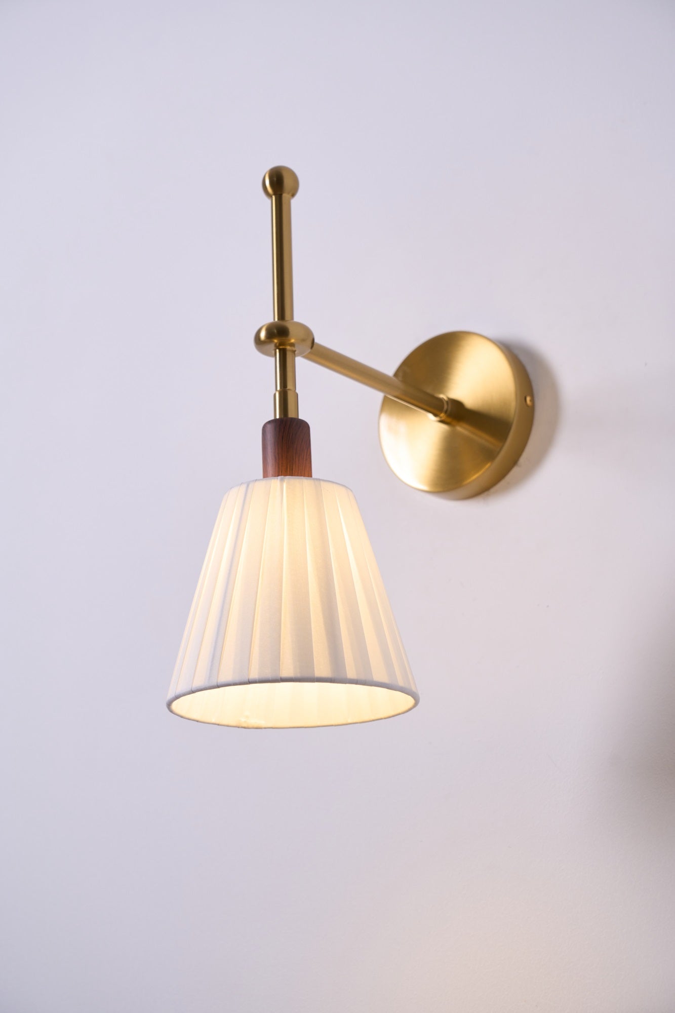 Gairm Wall Lamp Pleated Fabric Brass-Neutral Decor