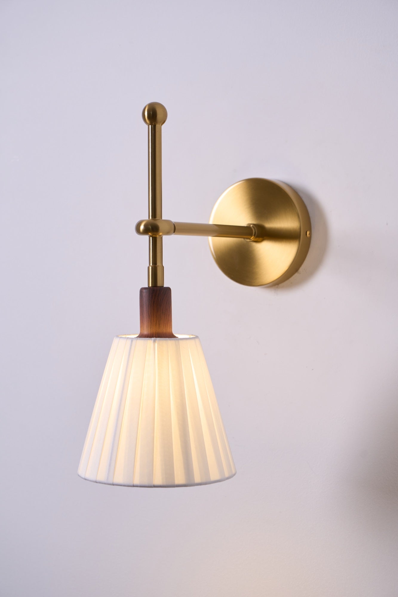 Gairm Wall Lamp Pleated Fabric Brass-Neutral Decor