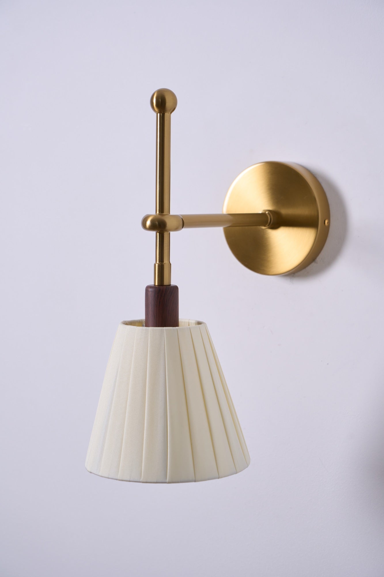 Gairm Wall Lamp Pleated Fabric Brass-Neutral Decor