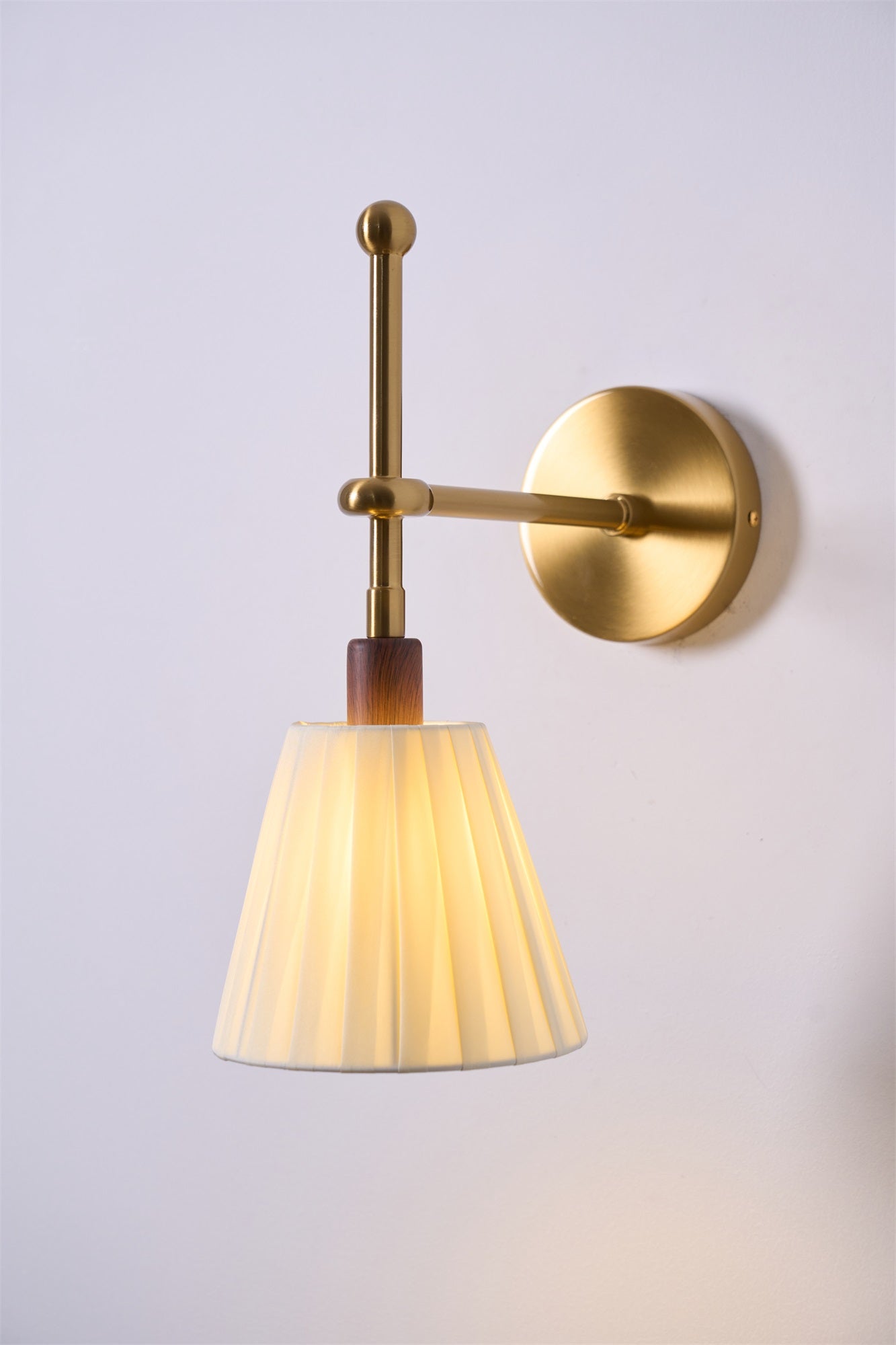 Gairm Wall Lamp Pleated Fabric Brass-Neutral Decor