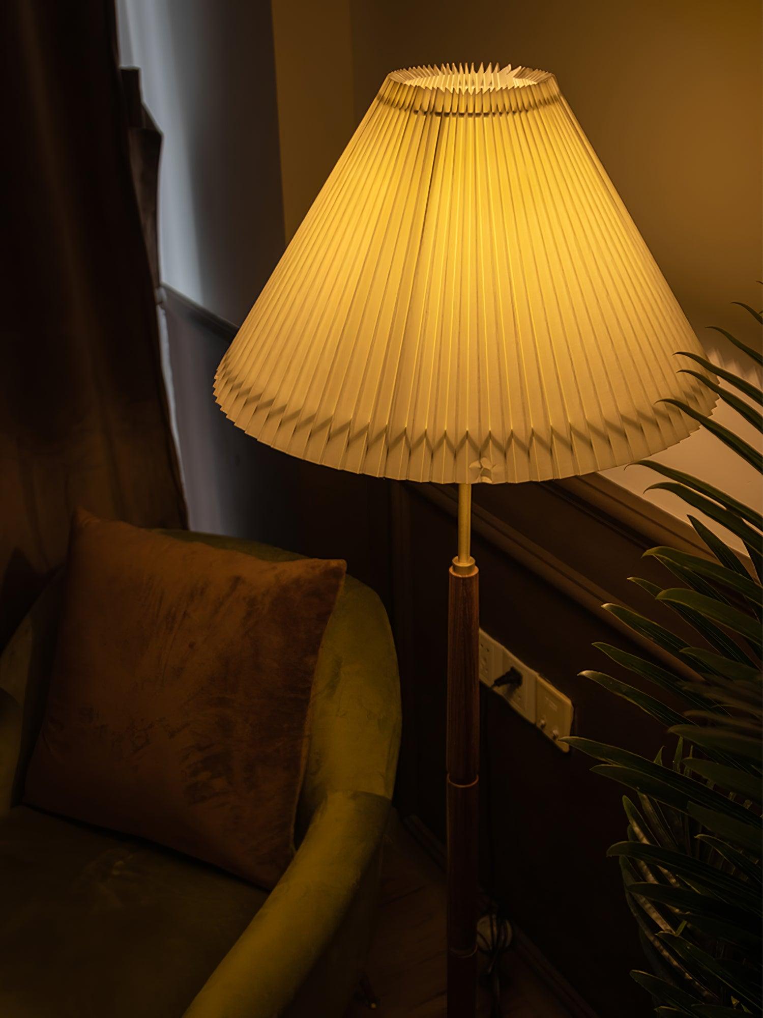 Nomino Minimalist Wood Floor Lamp-Neutral Decor
