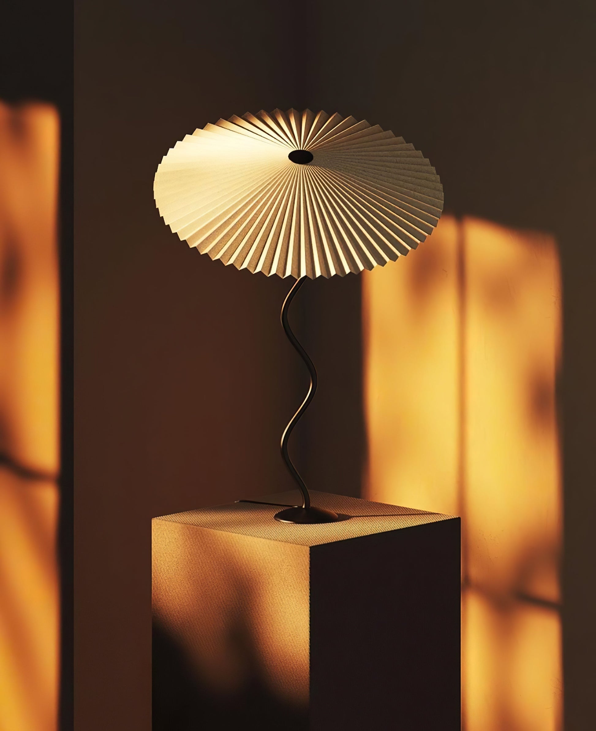 Krenis Fabric Artistic Table Lamp-Neutral Decor