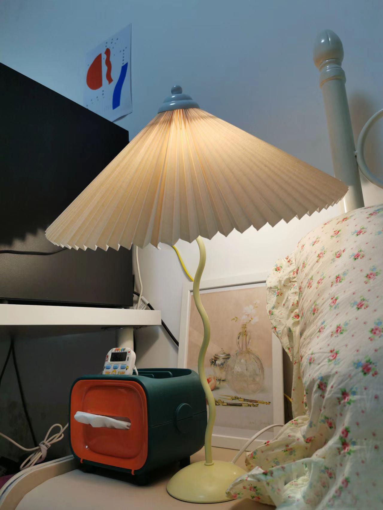 Krenis Fabric Artistic Table Lamp-Neutral Decor