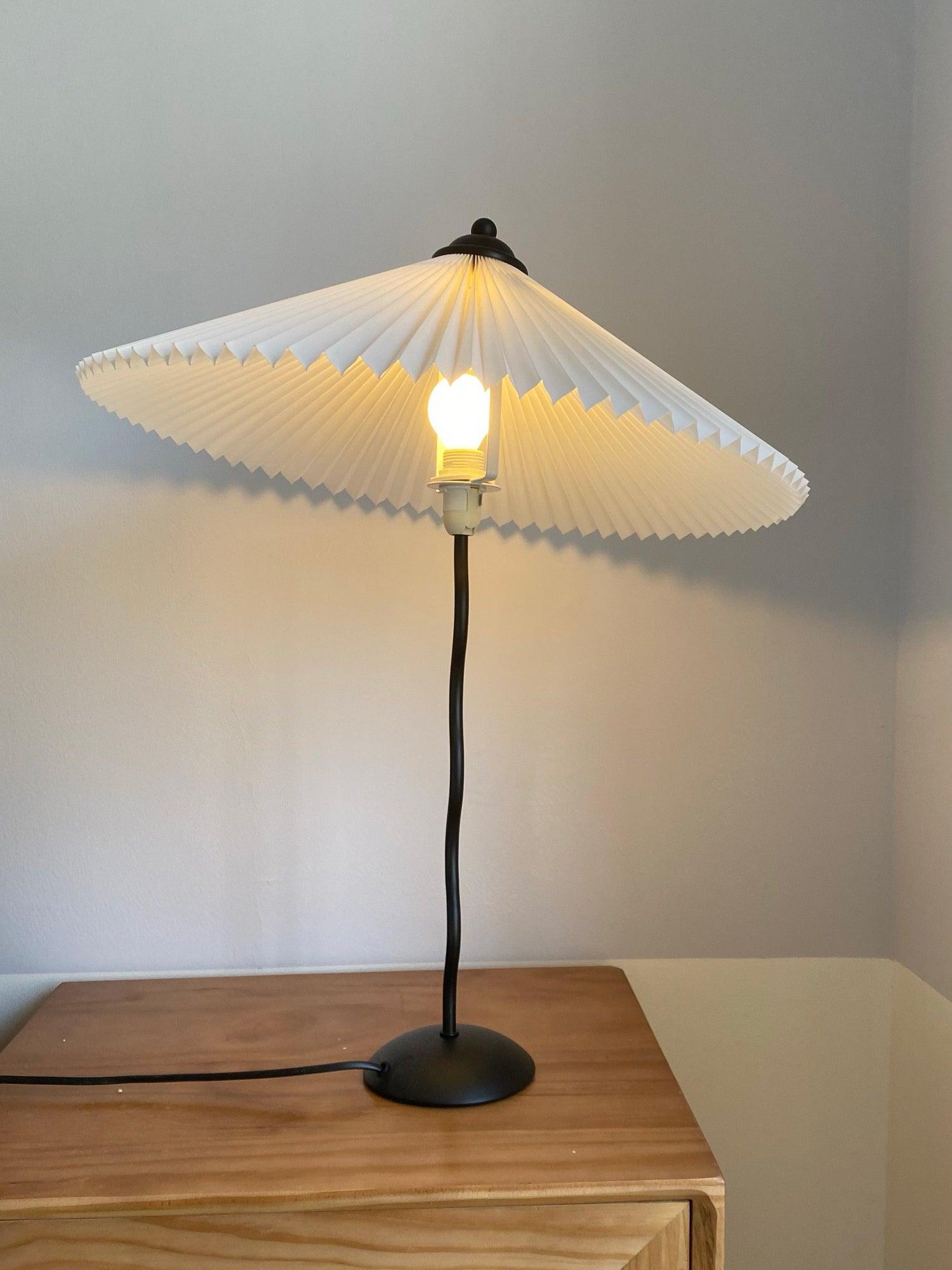 Krenis Fabric Artistic Table Lamp-Neutral Decor
