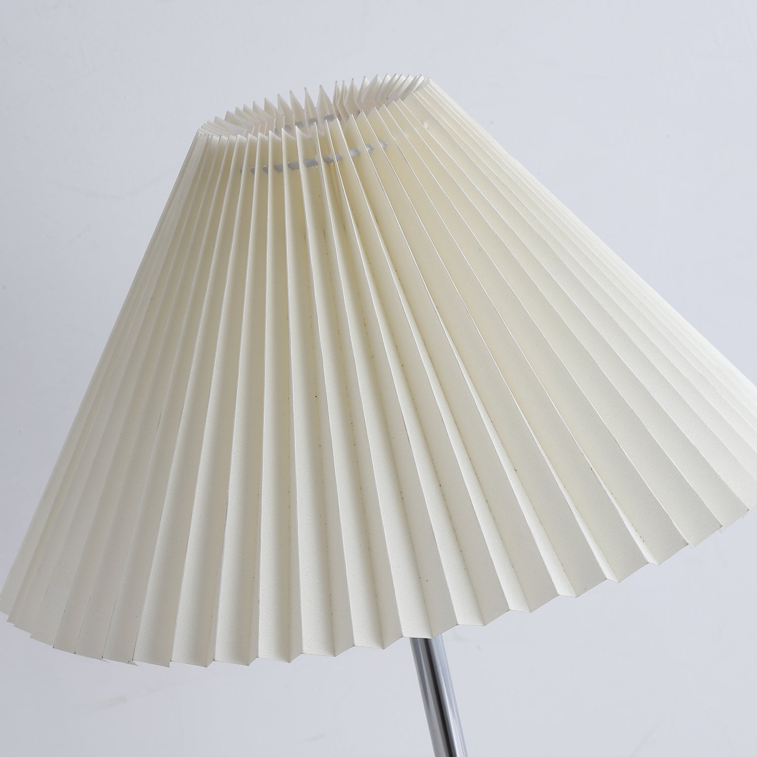 Aiden Modern Wood Table Lamp-Neutral Decor