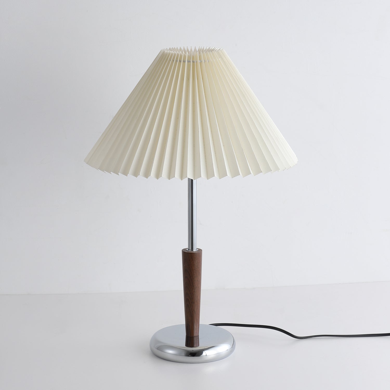 Aiden Modern Wood Table Lamp-Neutral Decor