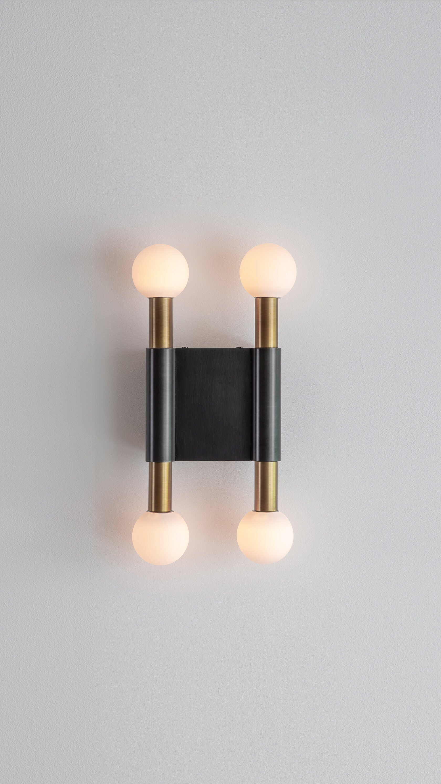 Vomaria Circile Wall Lamp