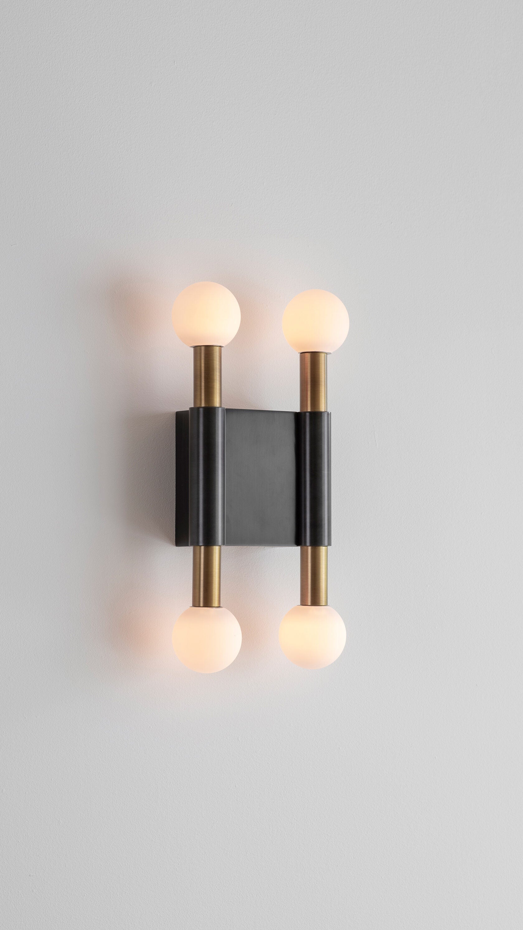 Vomaria Circile Wall Lamp