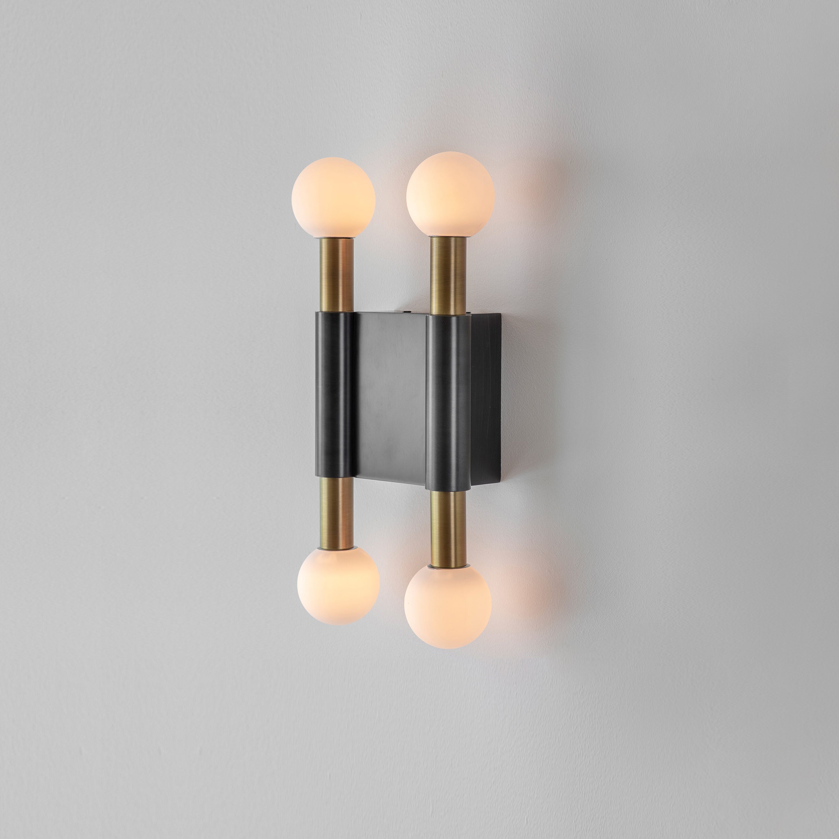 Vomaria Circile Wall Lamp