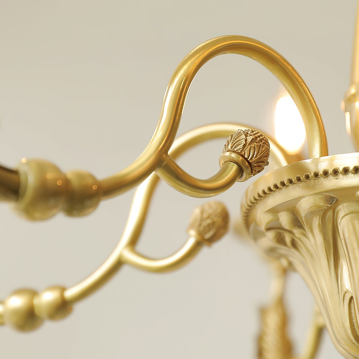 Cevynara Chandelier