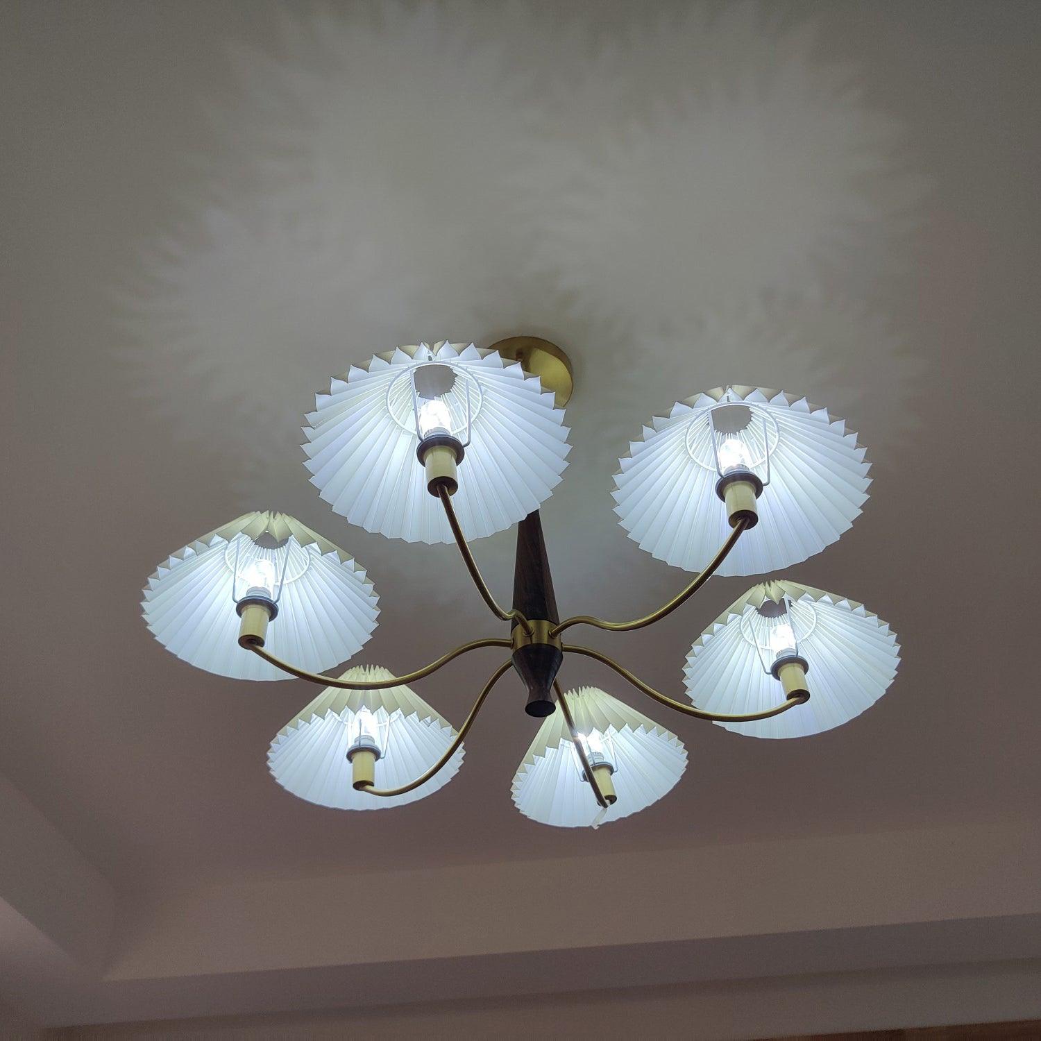 Lustra Chandelier White Pleated Lampshades-Neutral Decor