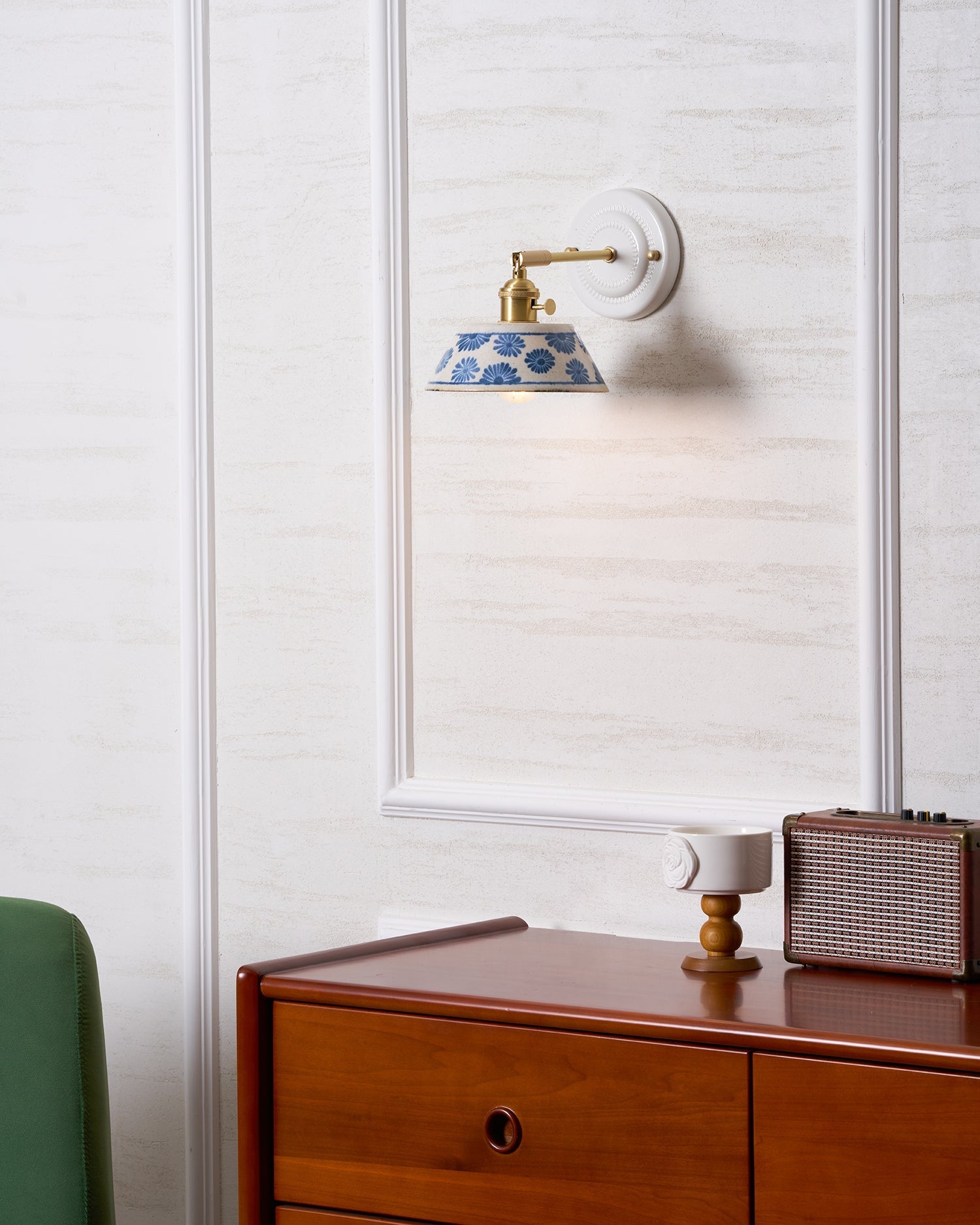 Lisette Wall Light