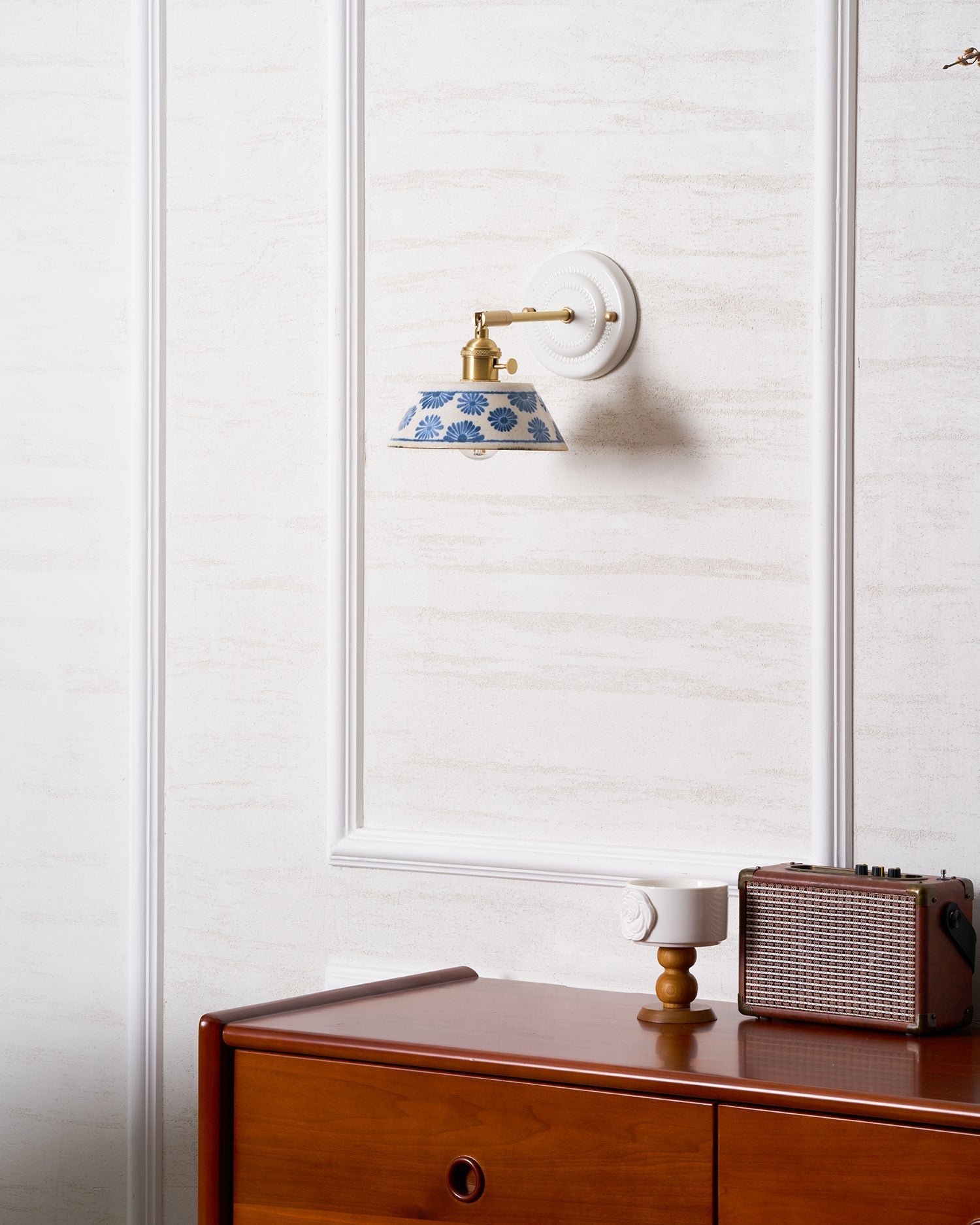 Lisette Wall Light