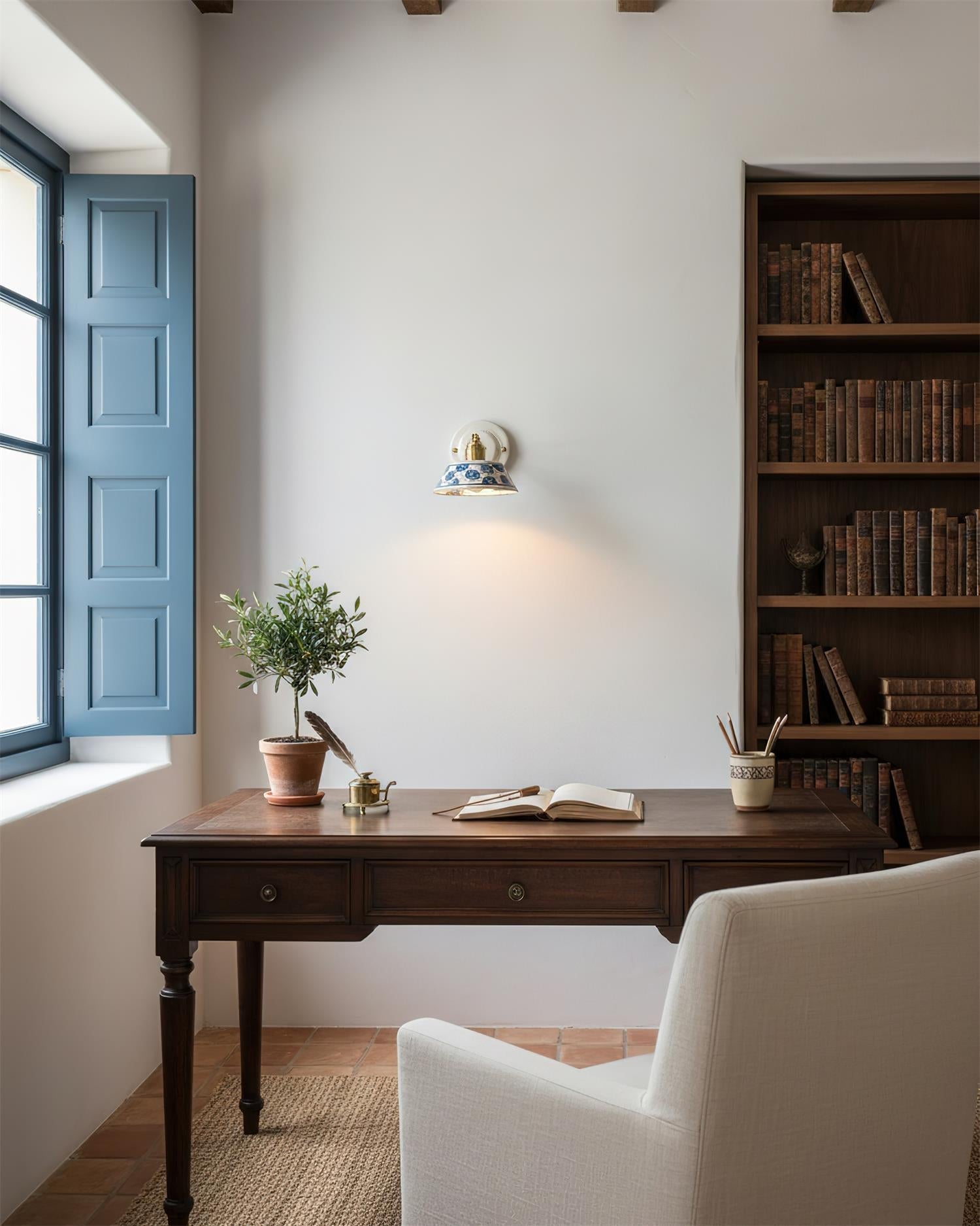 Lisette Wall Light