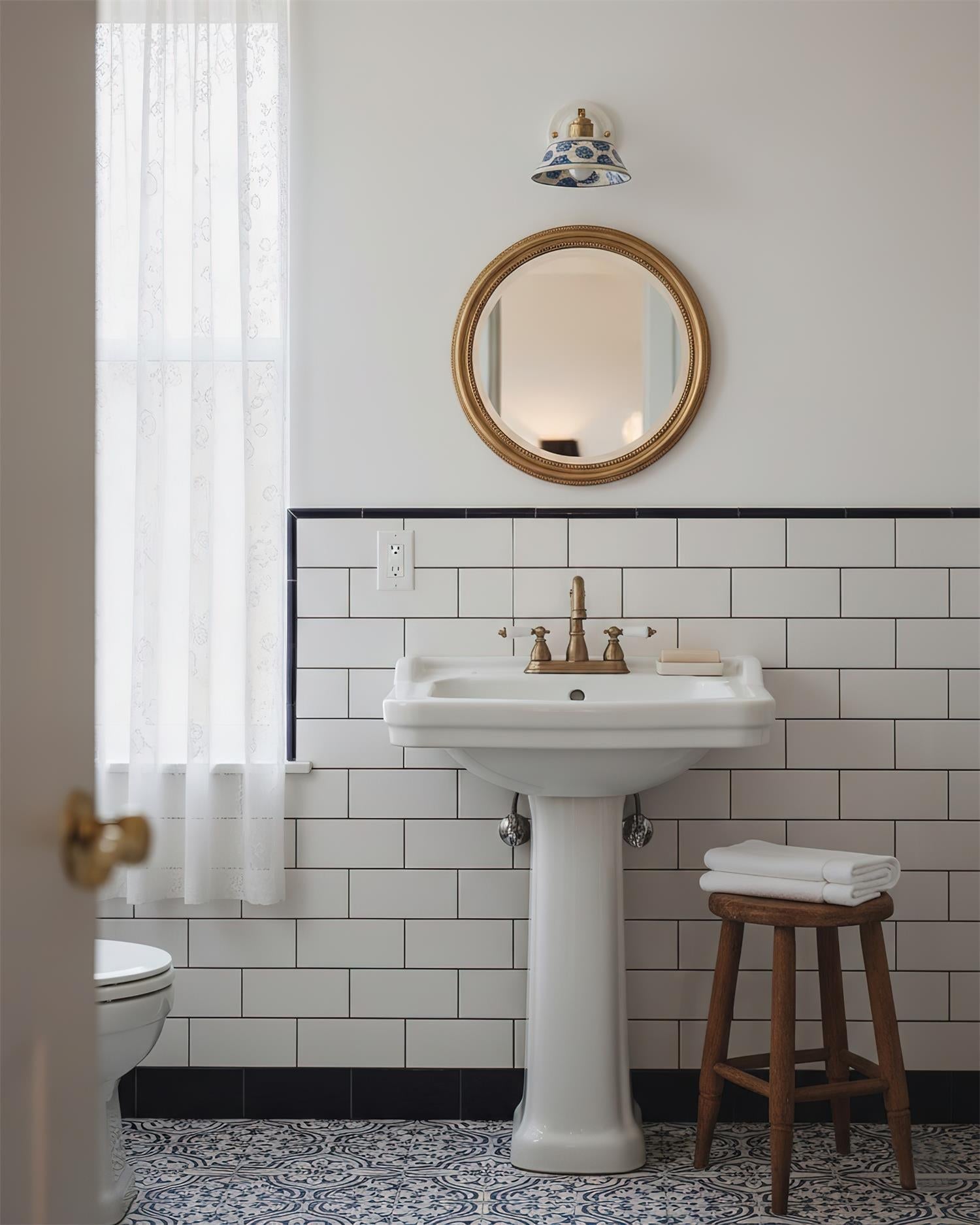 Lisette Wall Light