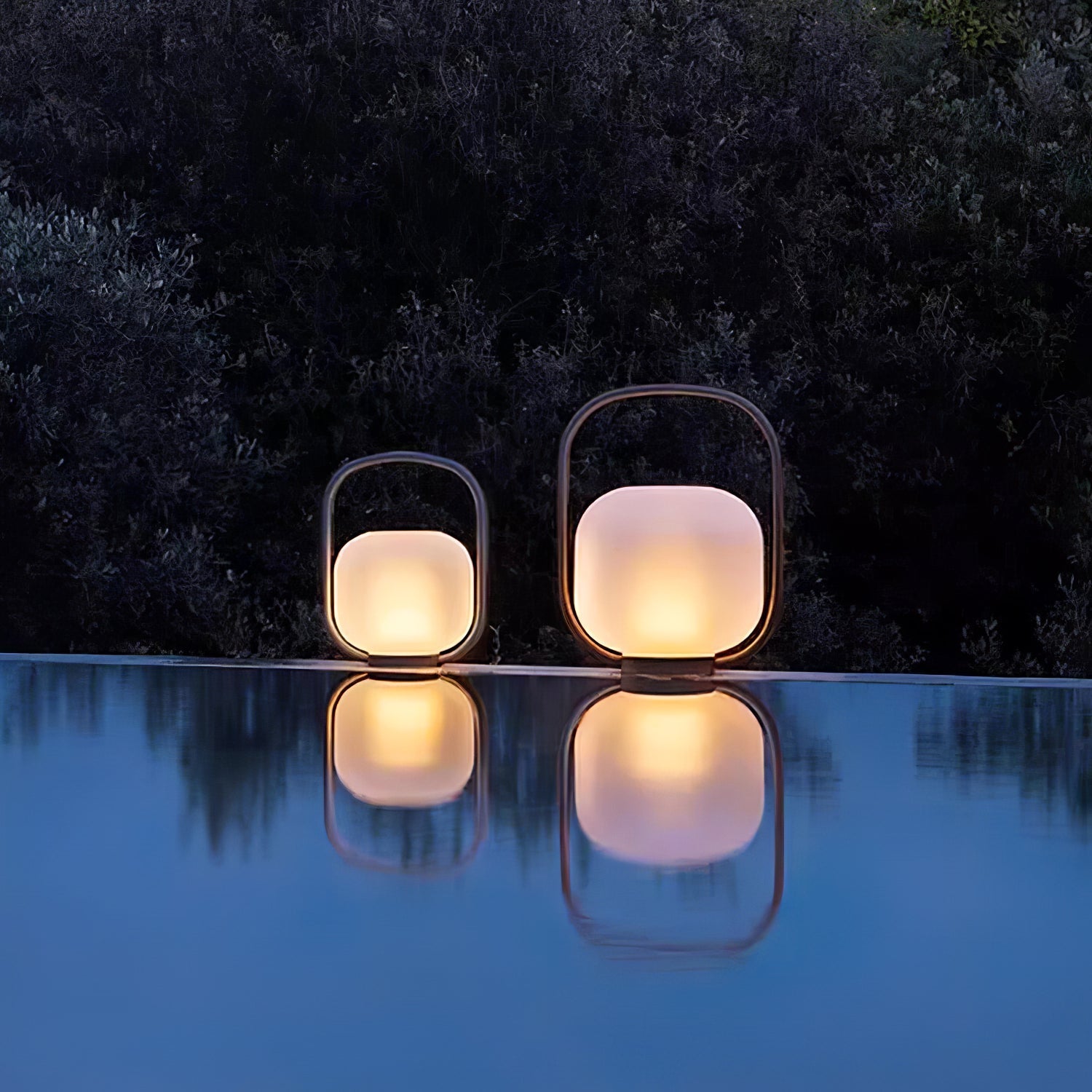 Zelaeon Minimalist Glass Table Lamp-Neutral Decor