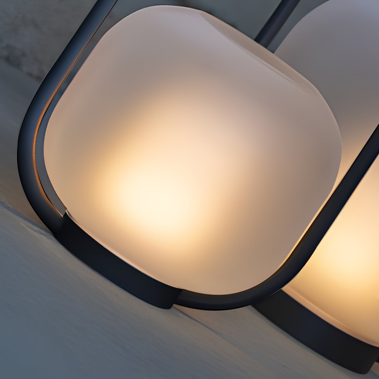 Zelaeon Minimalist Glass Table Lamp-Neutral Decor