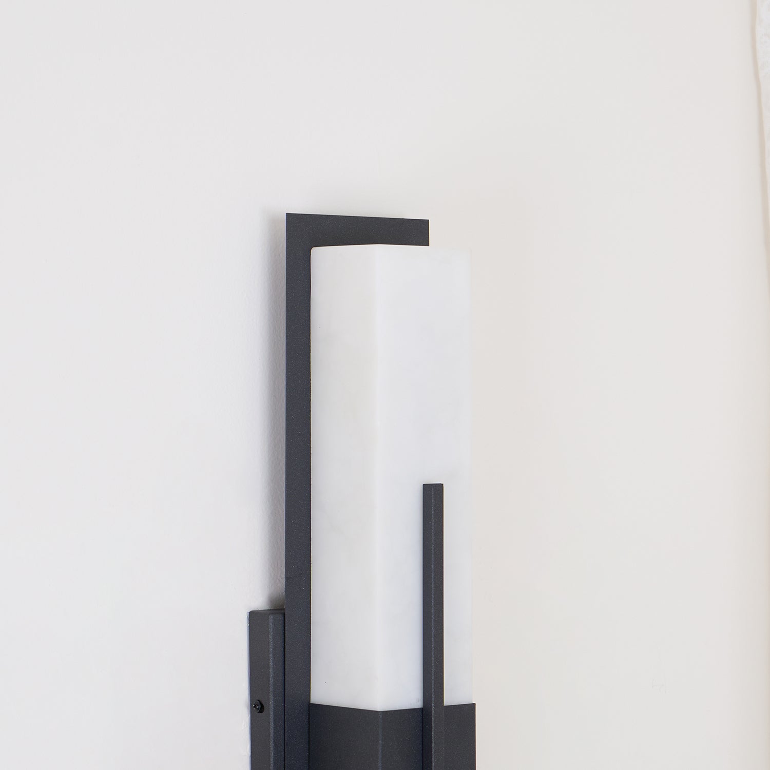 Elarvin Classic Unique Resin Outdoor Wall Light-Neutral Decor