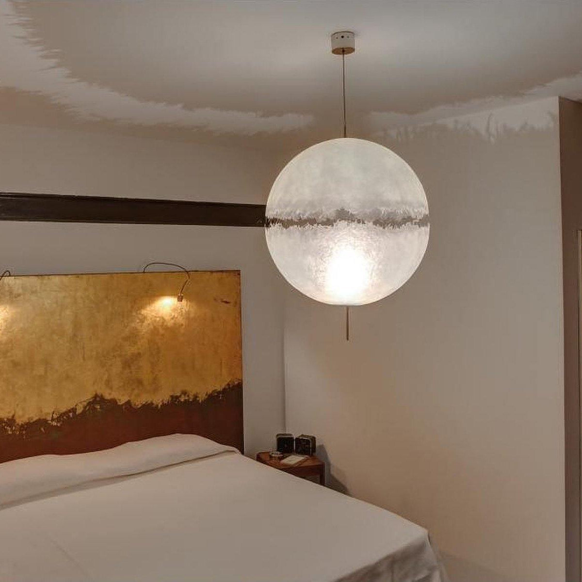 Sel Futuristic Pendant Lamp-Neutral Decor