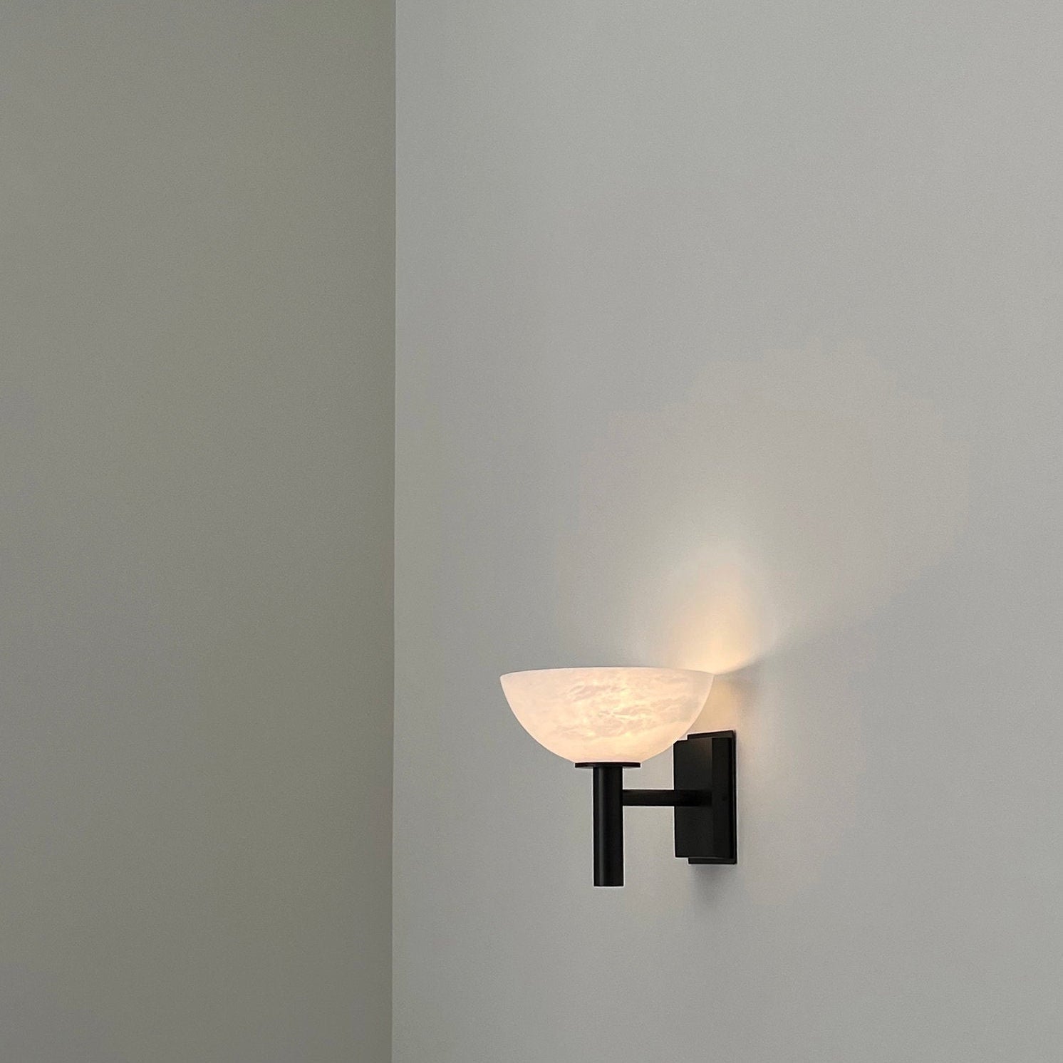 Lumi Alabaster Wall Lamp