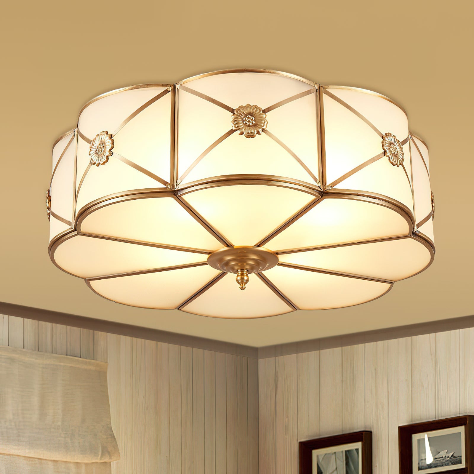 Vocor Ceiling Lamp Brass Scalloped Frosted Classic-Neutral Decor