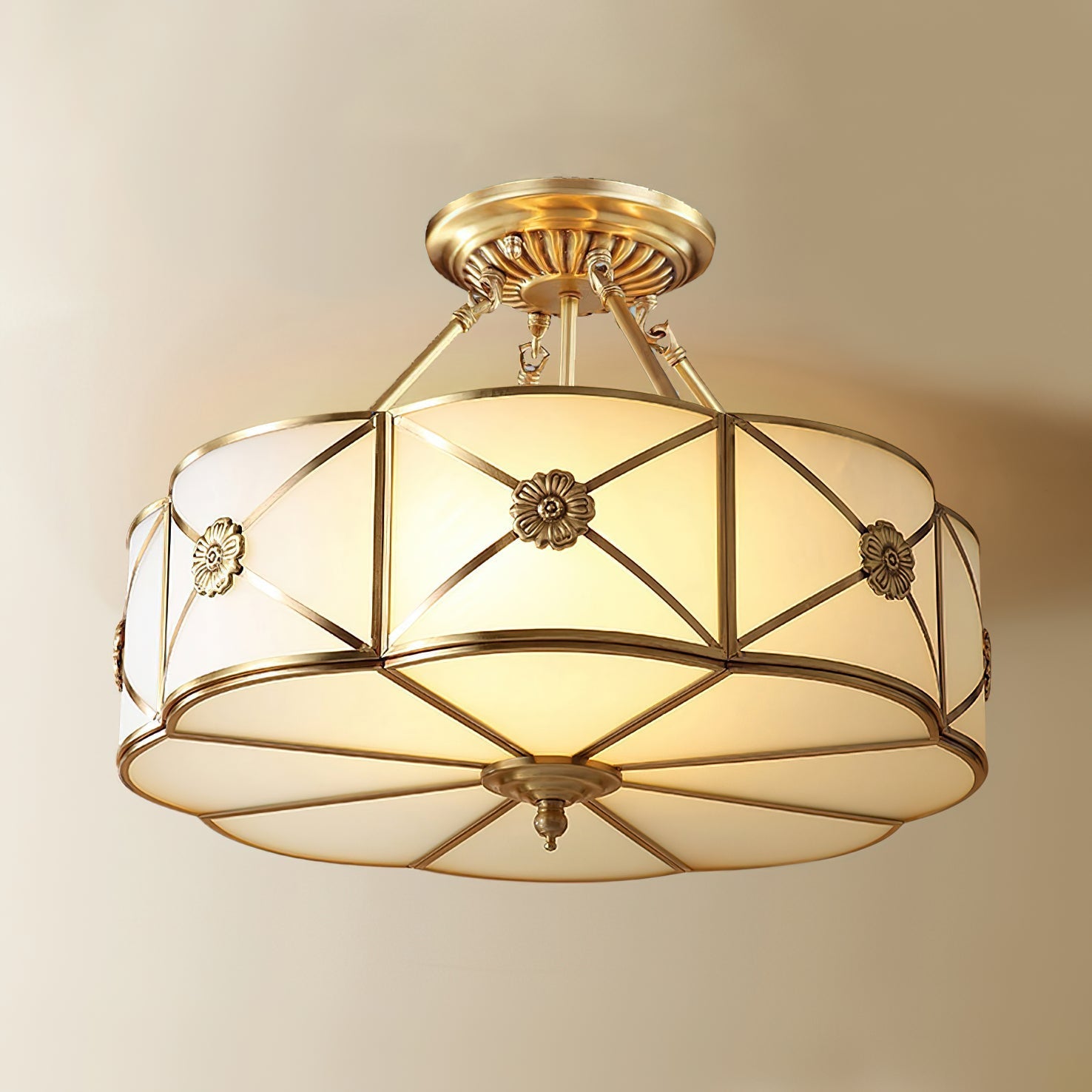 Vocor Ceiling Lamp Brass Scalloped Frosted Classic-Neutral Decor