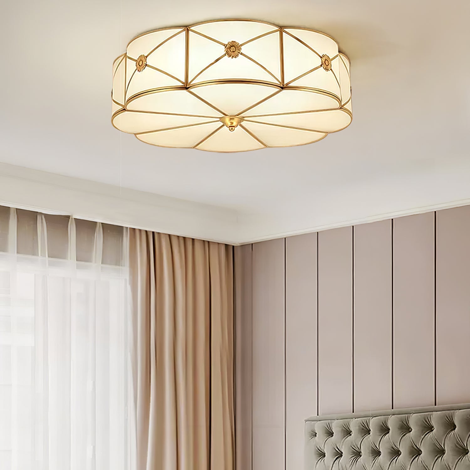 Vocor Ceiling Lamp Brass Scalloped Frosted Classic-Neutral Decor