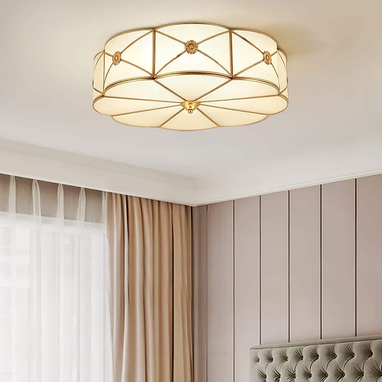 Vocor Ceiling Lamp Brass Scalloped Frosted Classic-Neutral Decor