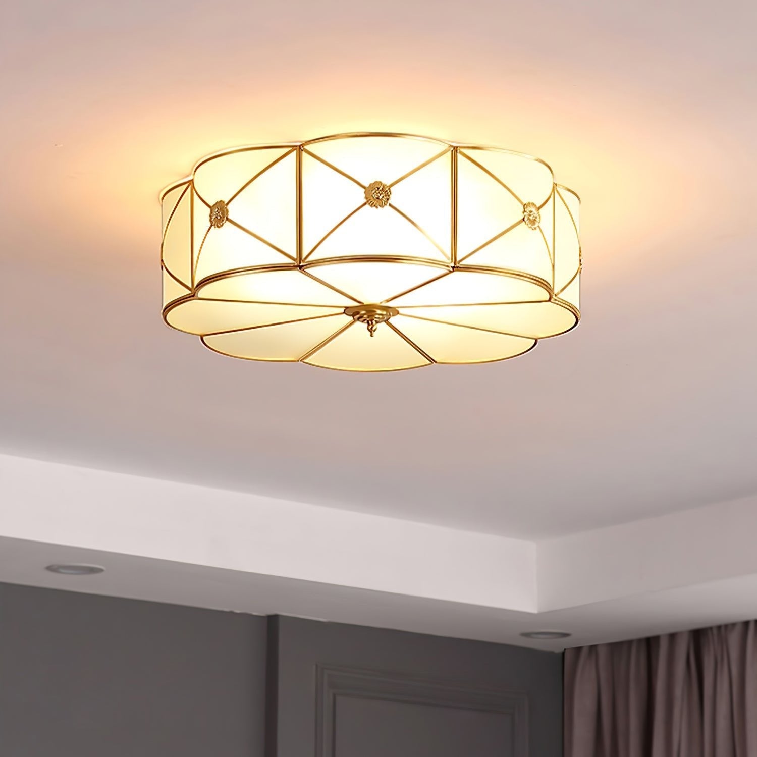 Vocor Ceiling Lamp Brass Scalloped Frosted Classic-Neutral Decor
