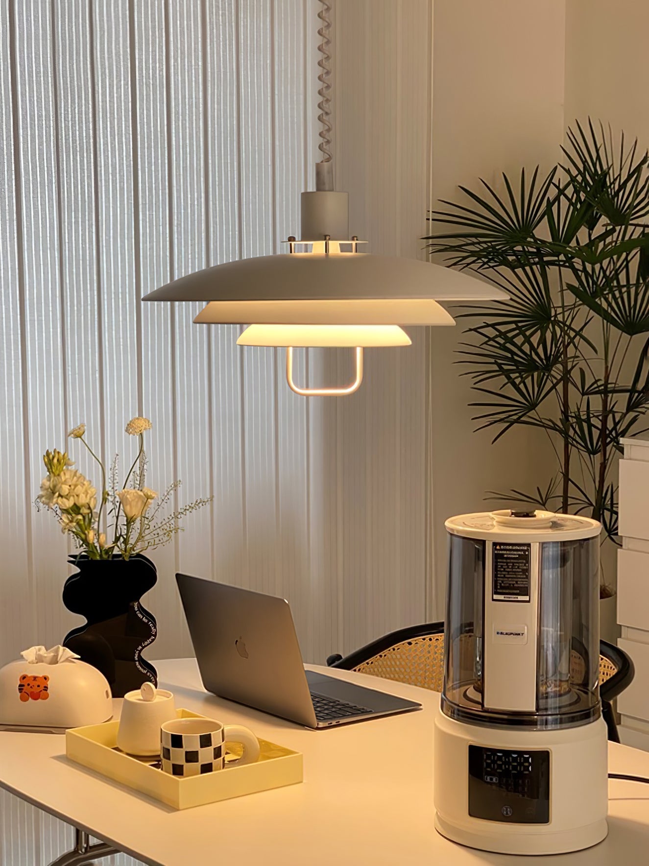 Divor Aluminum Glam Pendant Lamp-Neutral Decor